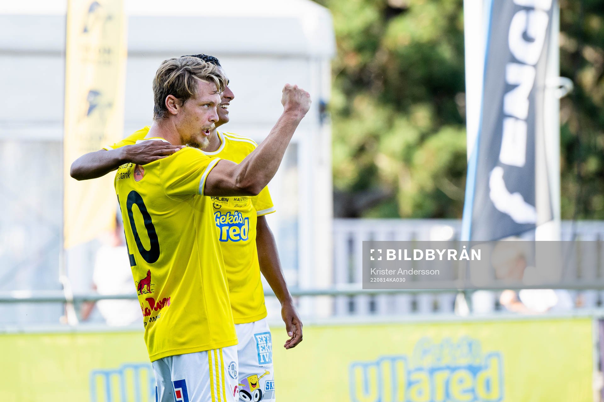 Falkenbergs Robin Hofsö jublar