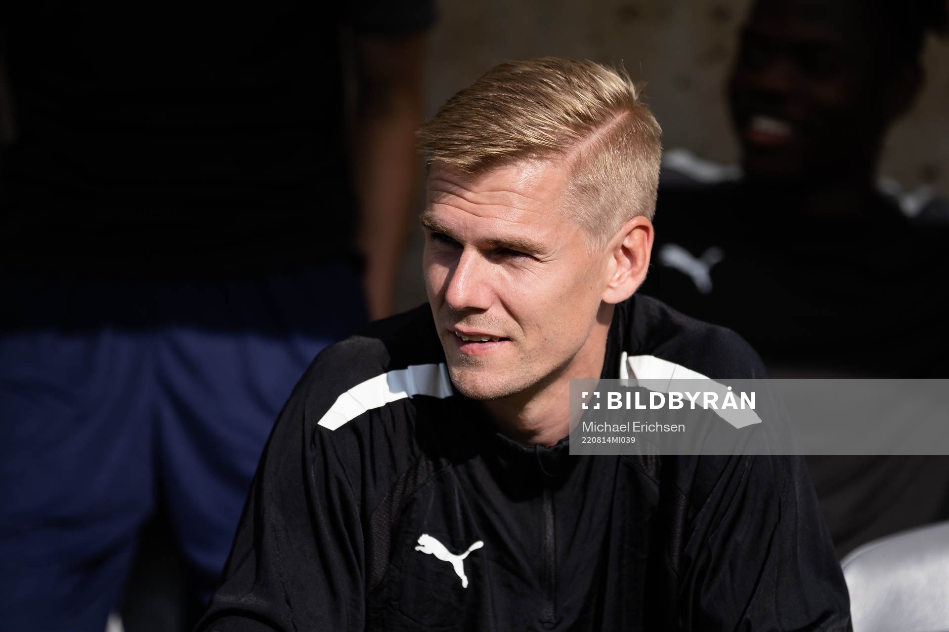 Ljungskiles tränare Erik Lund innan fotbollsmatchen i