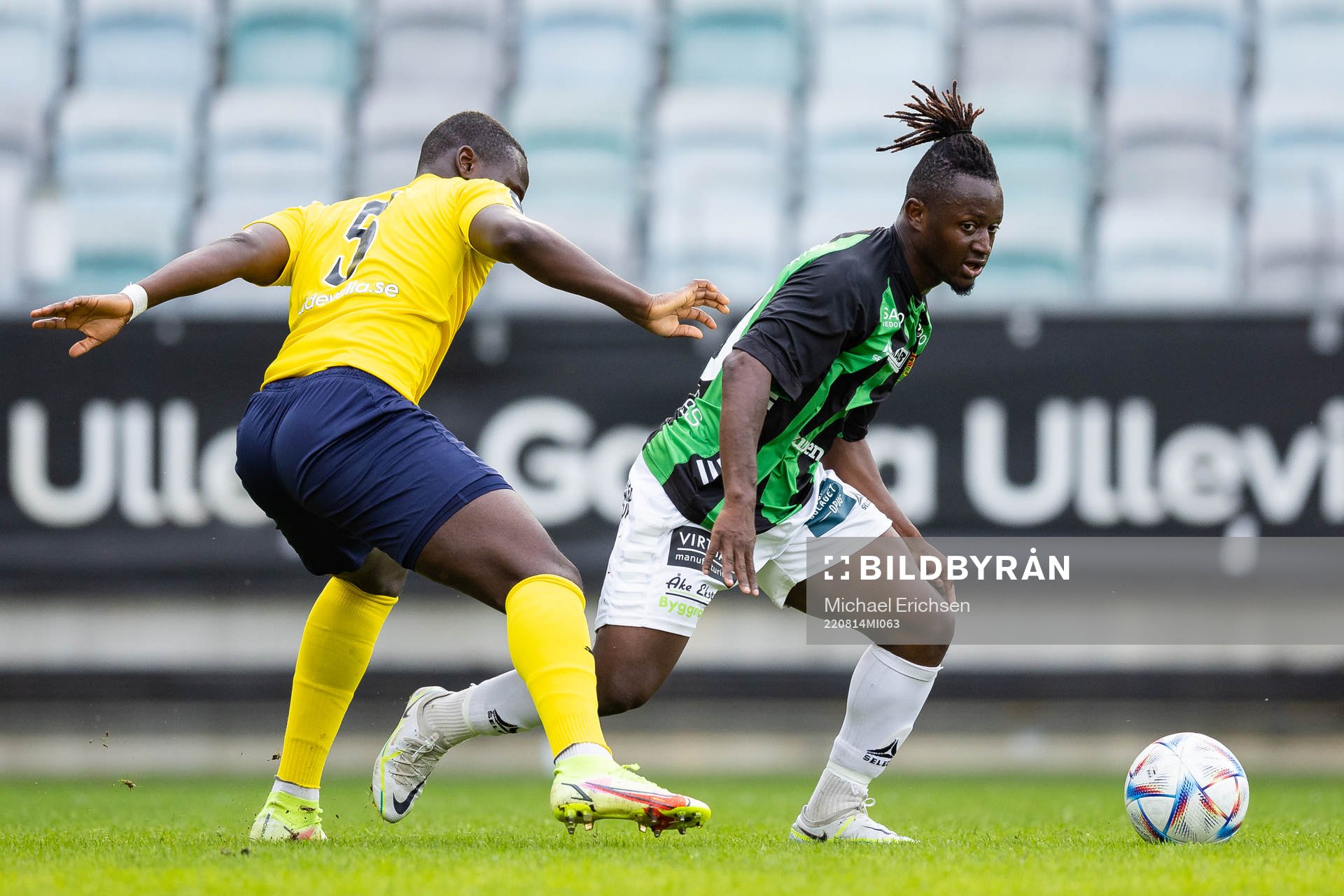 Ljungskiles Sabarr Janneh  och GAIS Michael Kargbo