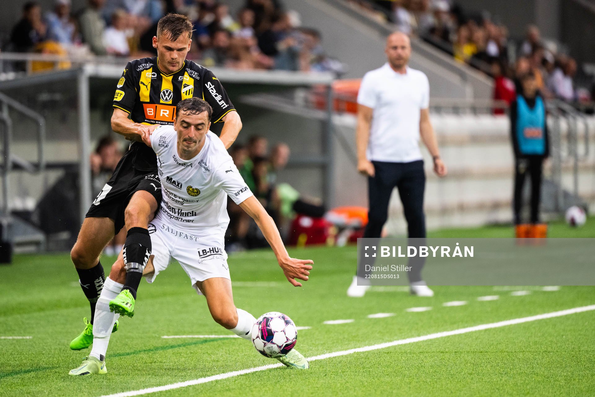 Häckens Oscar Uddenäs och Mjällbys Jetmir Haliti