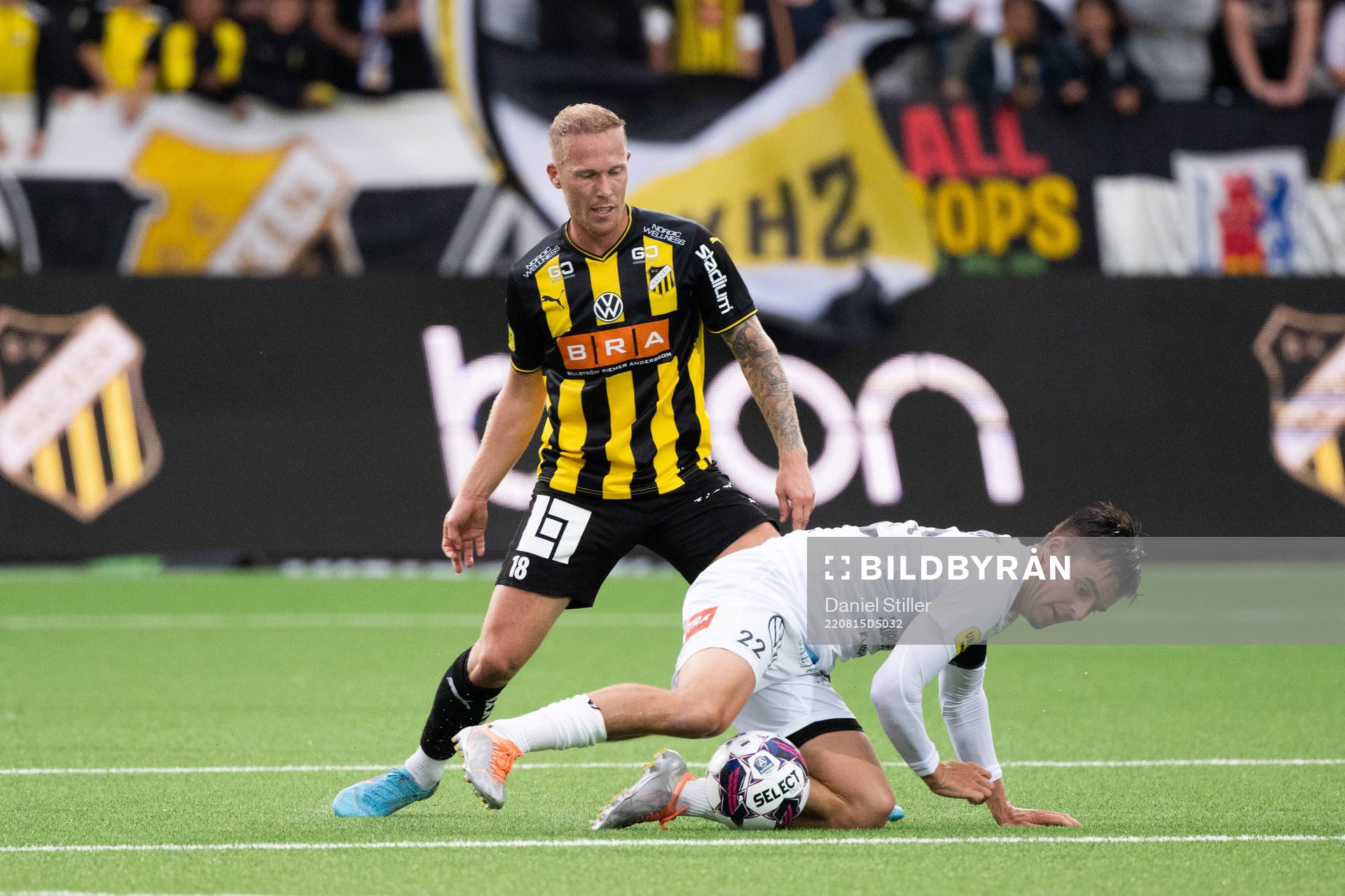 Häckens Mikkel Rygaard Jensen och Mjällbys Jesper