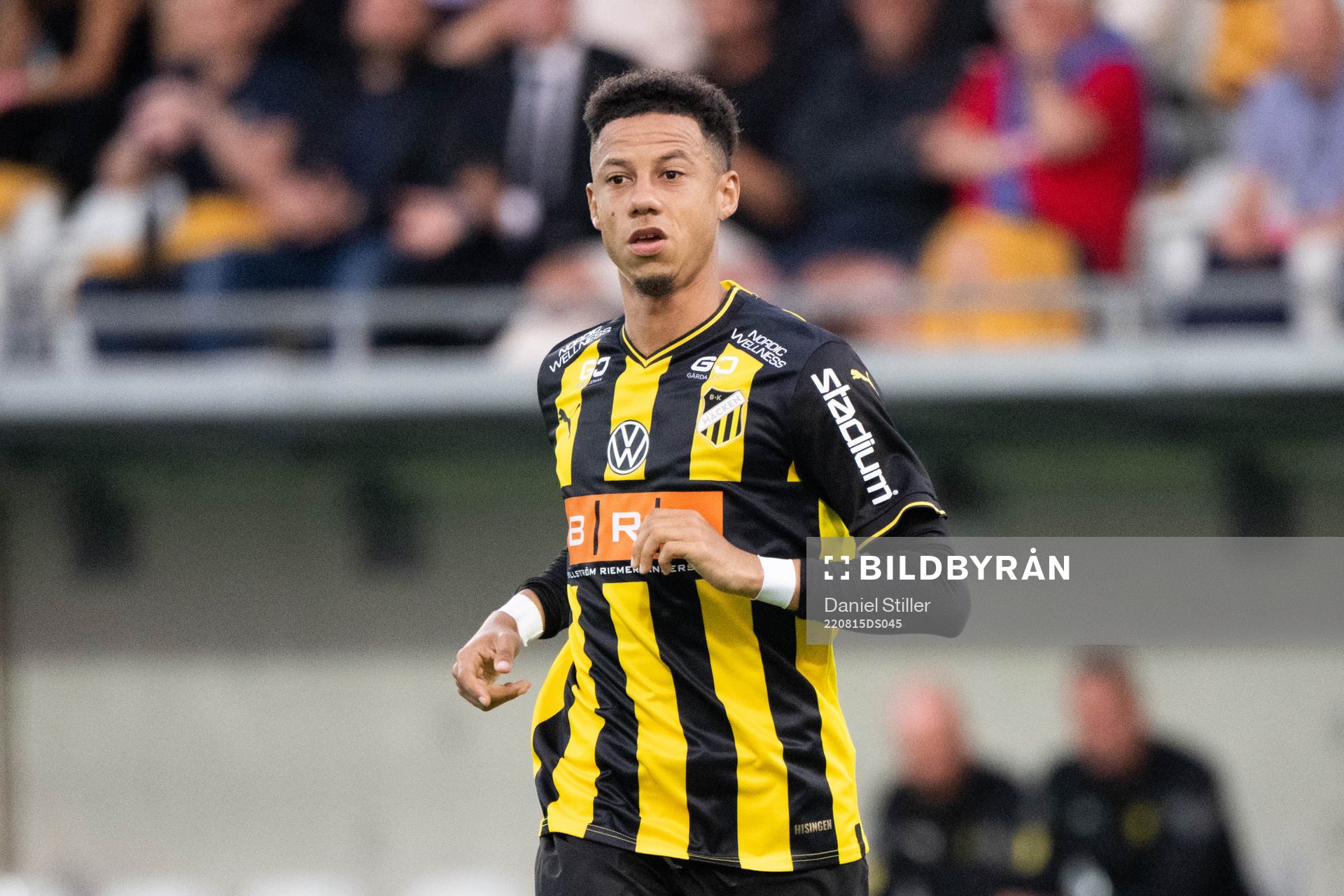 Häckens Tobias Sana byts in
