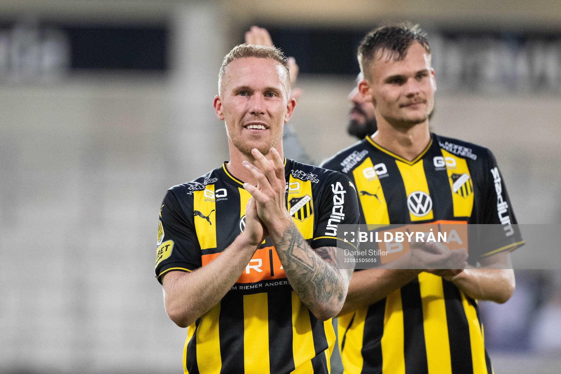 Häckens Mikkel Rygaard Jensen tackar fansen