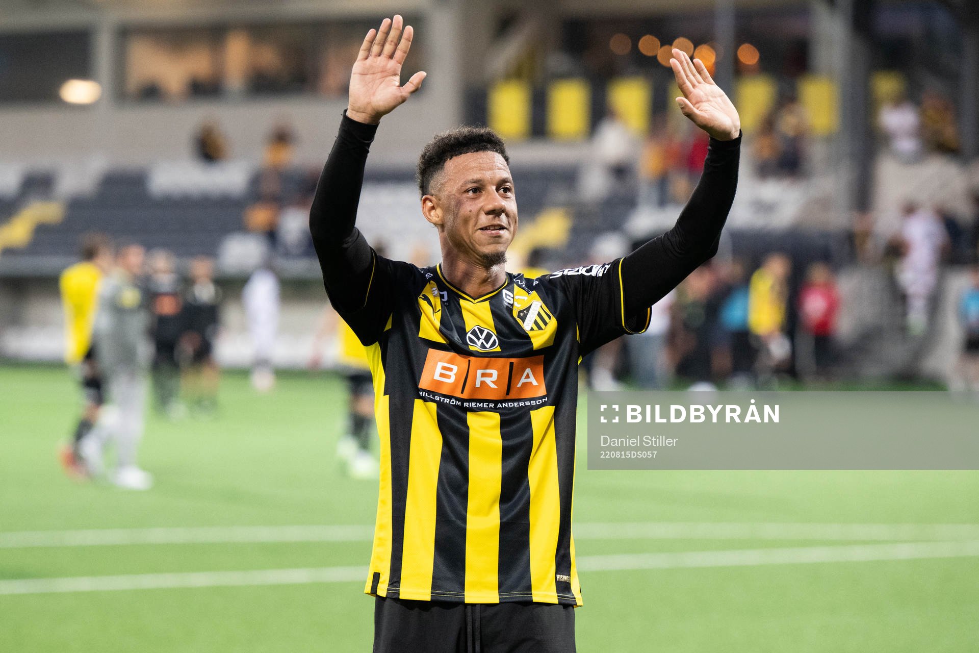 Häckens Tobias Sana tackar fansen