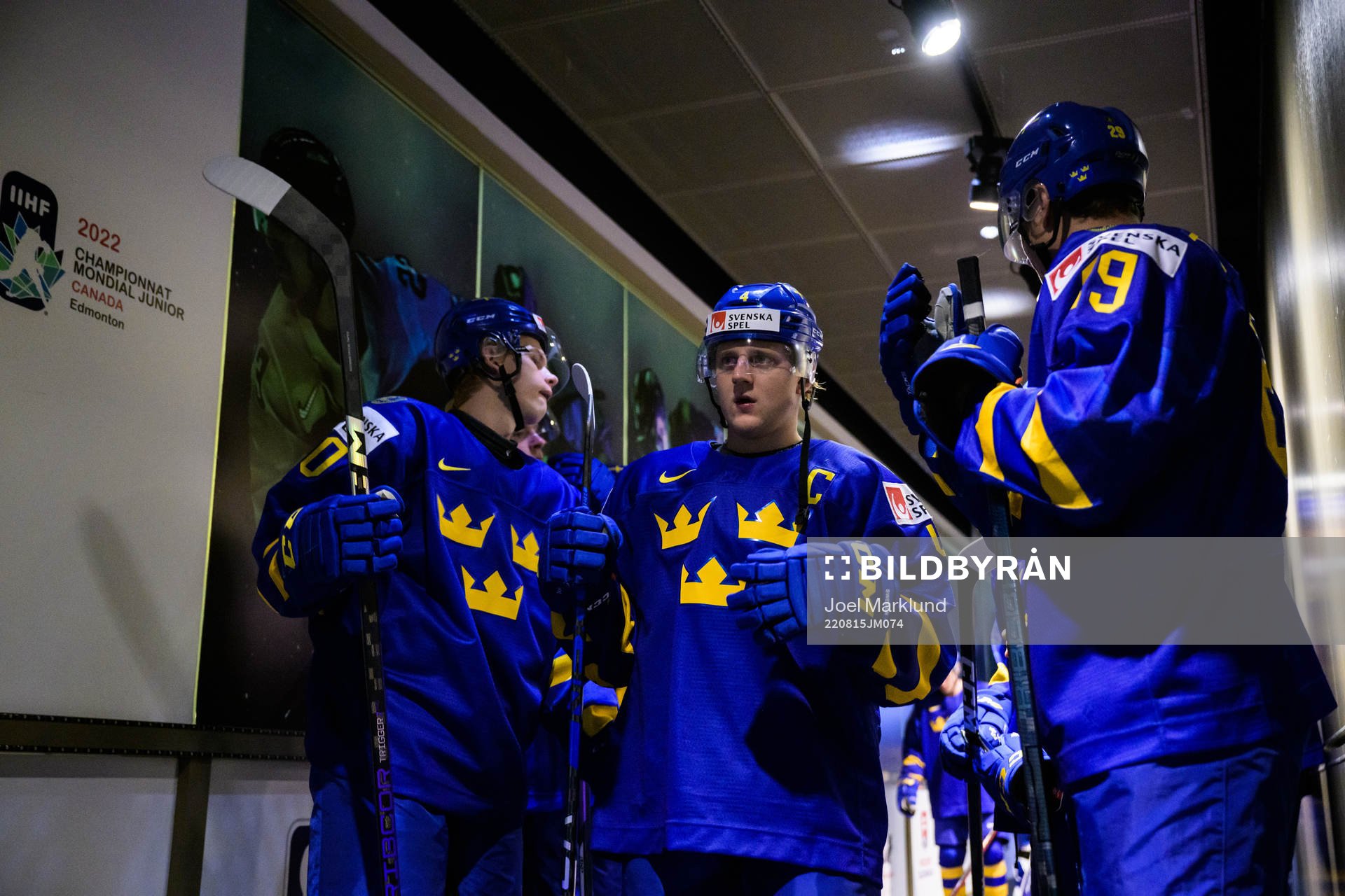 Emil Andrae of Sweden with teammates