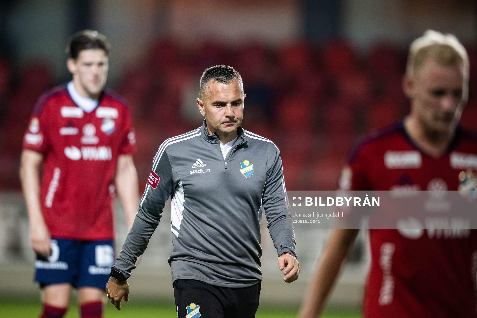 Östers tränare Srdjan Tufegdzic deppar
