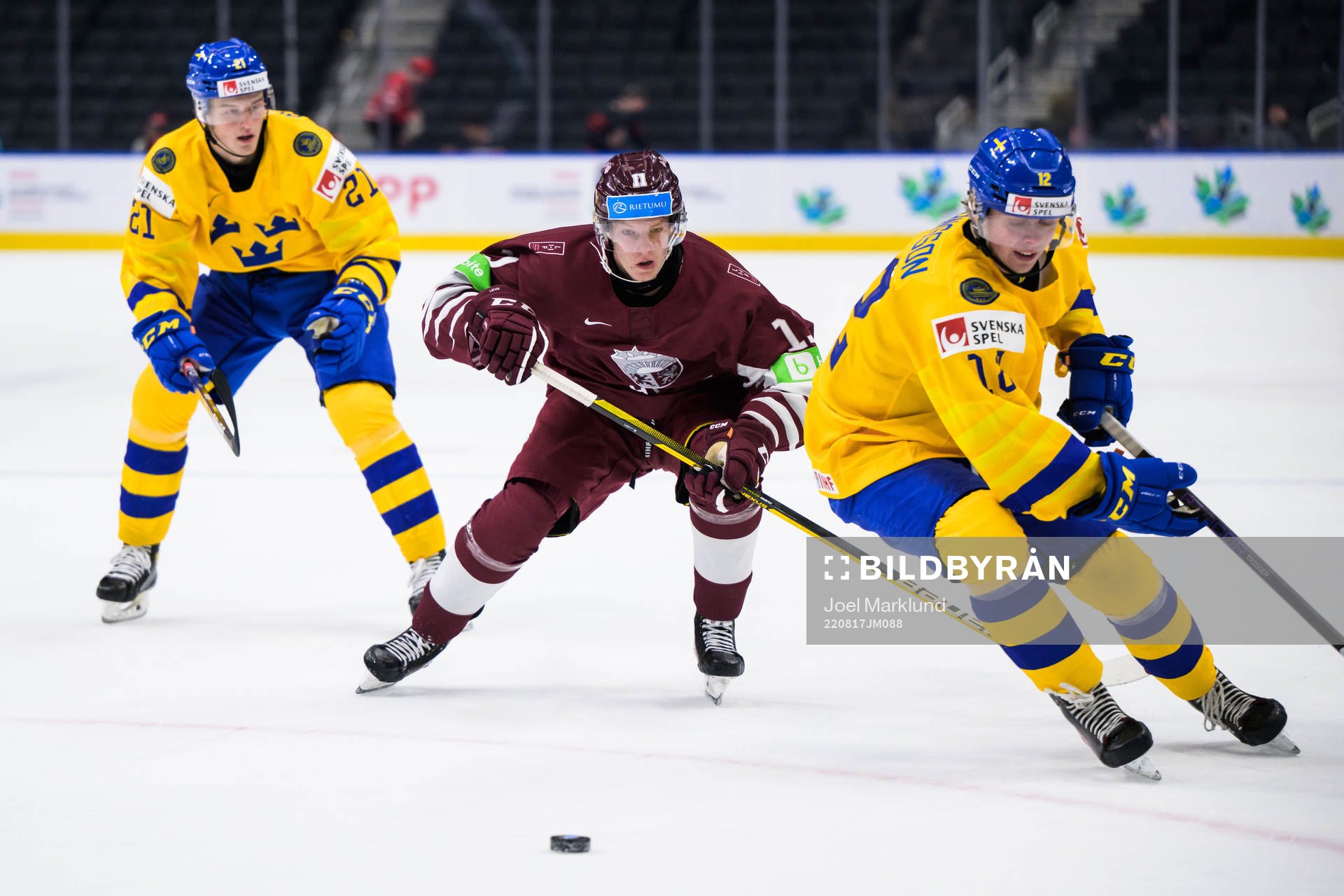 Oskar Olausson and Ludvig Jansson of Sweden are being