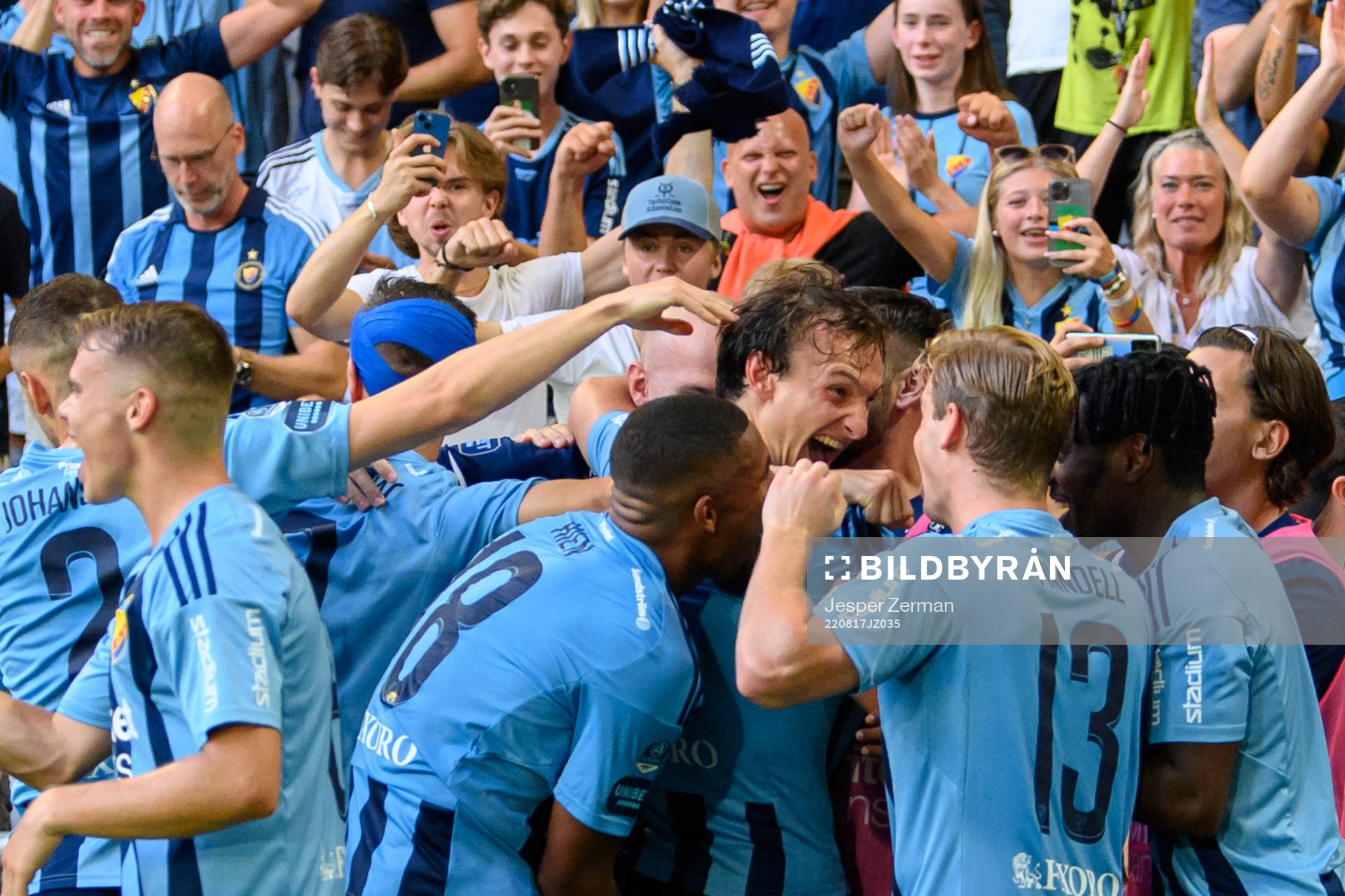 Hjalmar Ekdal of Djurgården celebrates