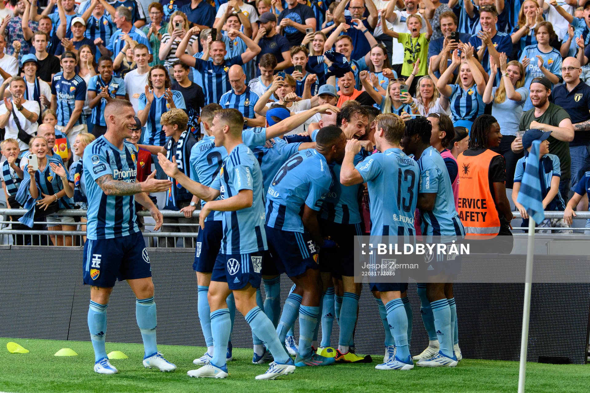 Hjalmar Ekdal of Djurgården celebrates