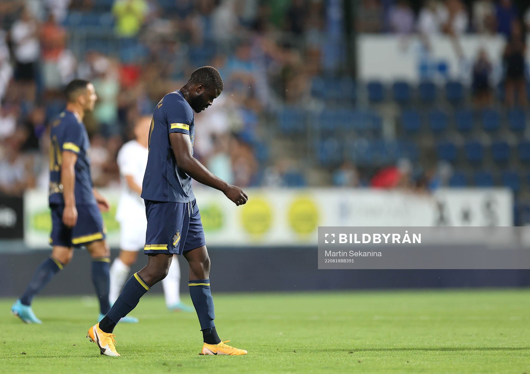 Benjamin Mbunga Kimpioka of AIK looks dejected