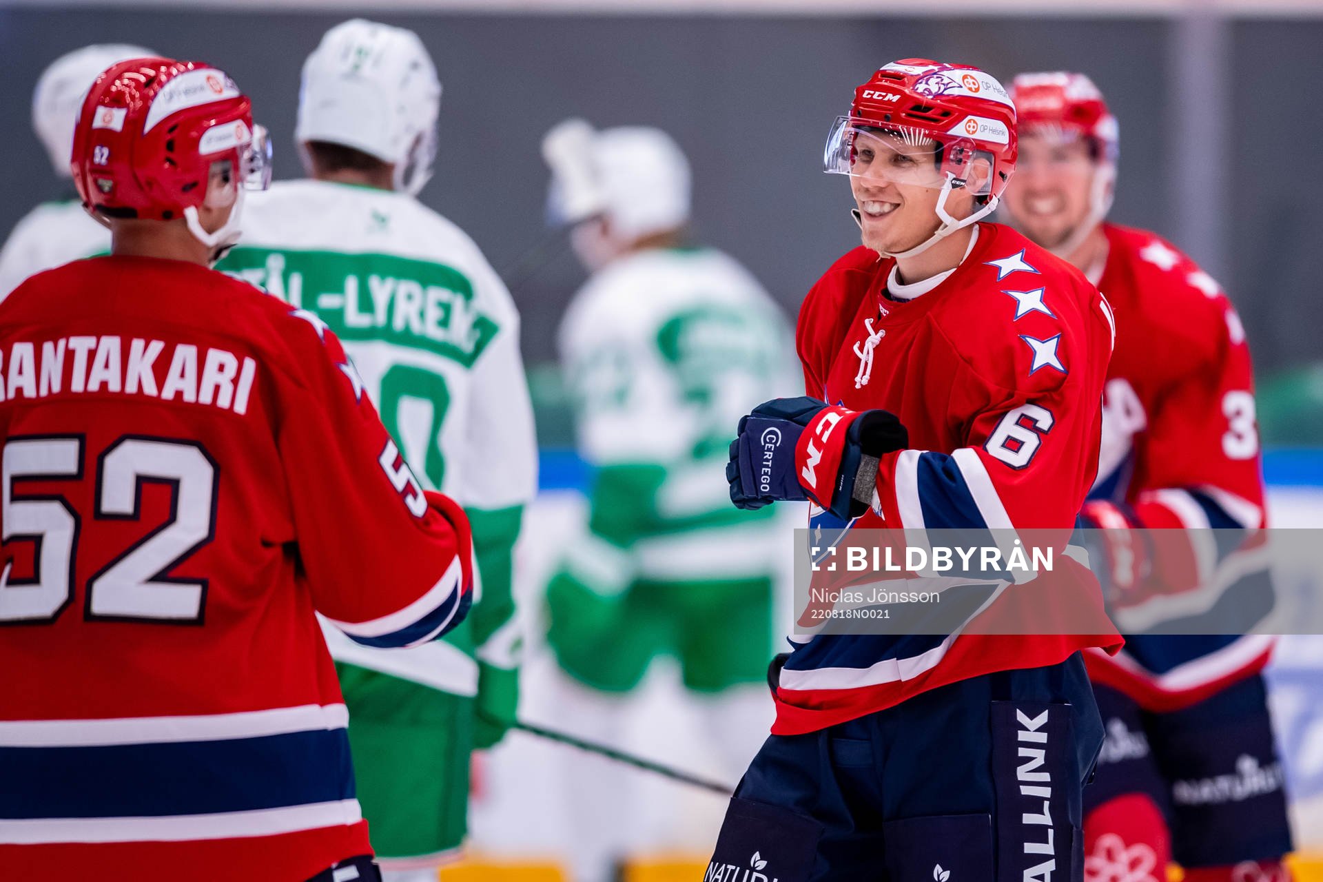Helsinfors Joonas Lyytinen jublar