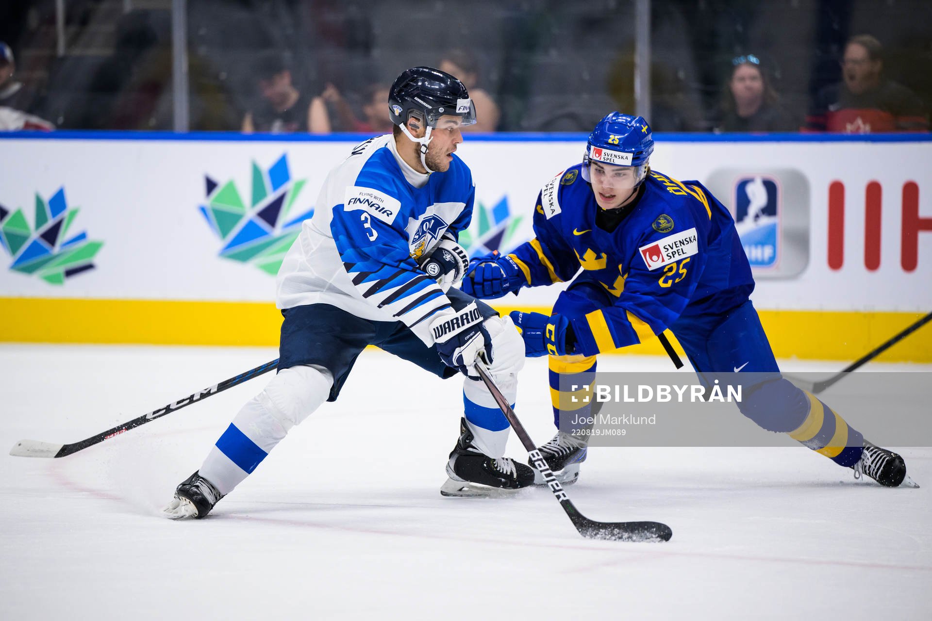 Rubin Rafkin of Finland and Liam Öhgren of Sweden