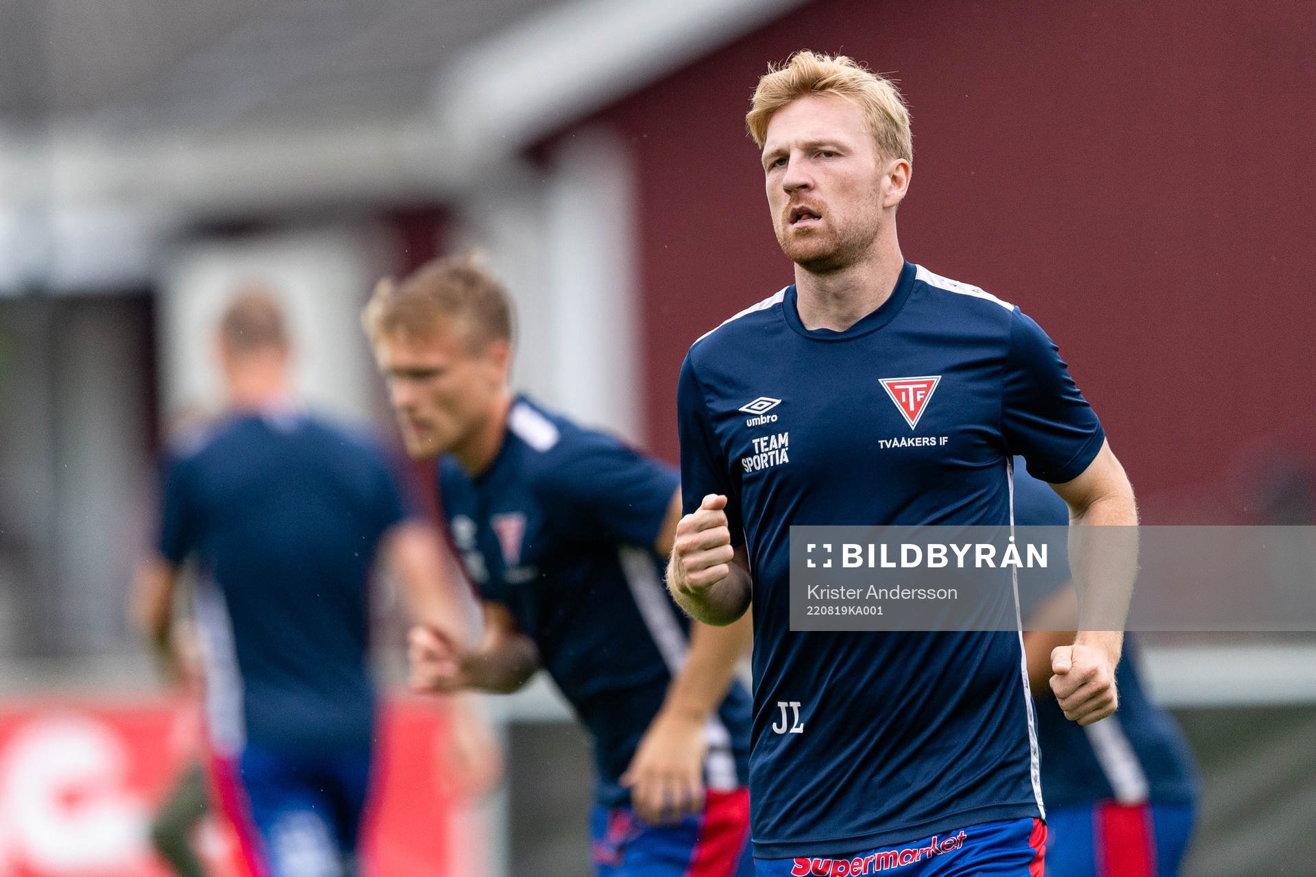 Tvååkers Johan Lassagård före fotbollsmatchen i Ettan