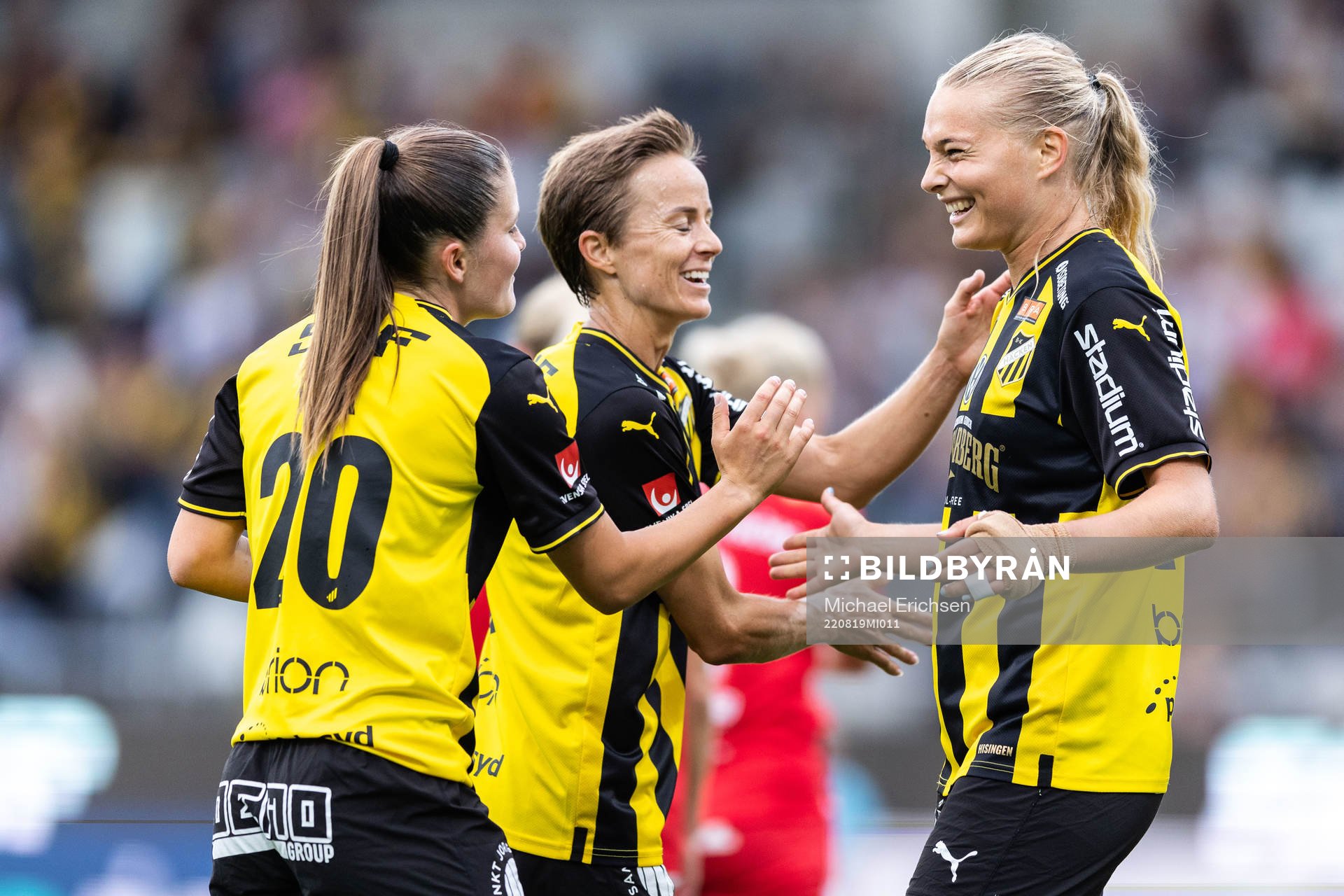 Häckens Stine Larsen jublar