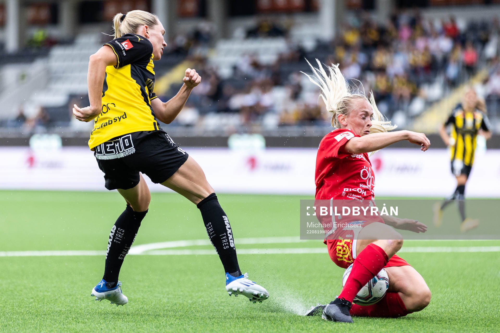 Häckens Elin Rubensson och Örebros Michaela Kovacs