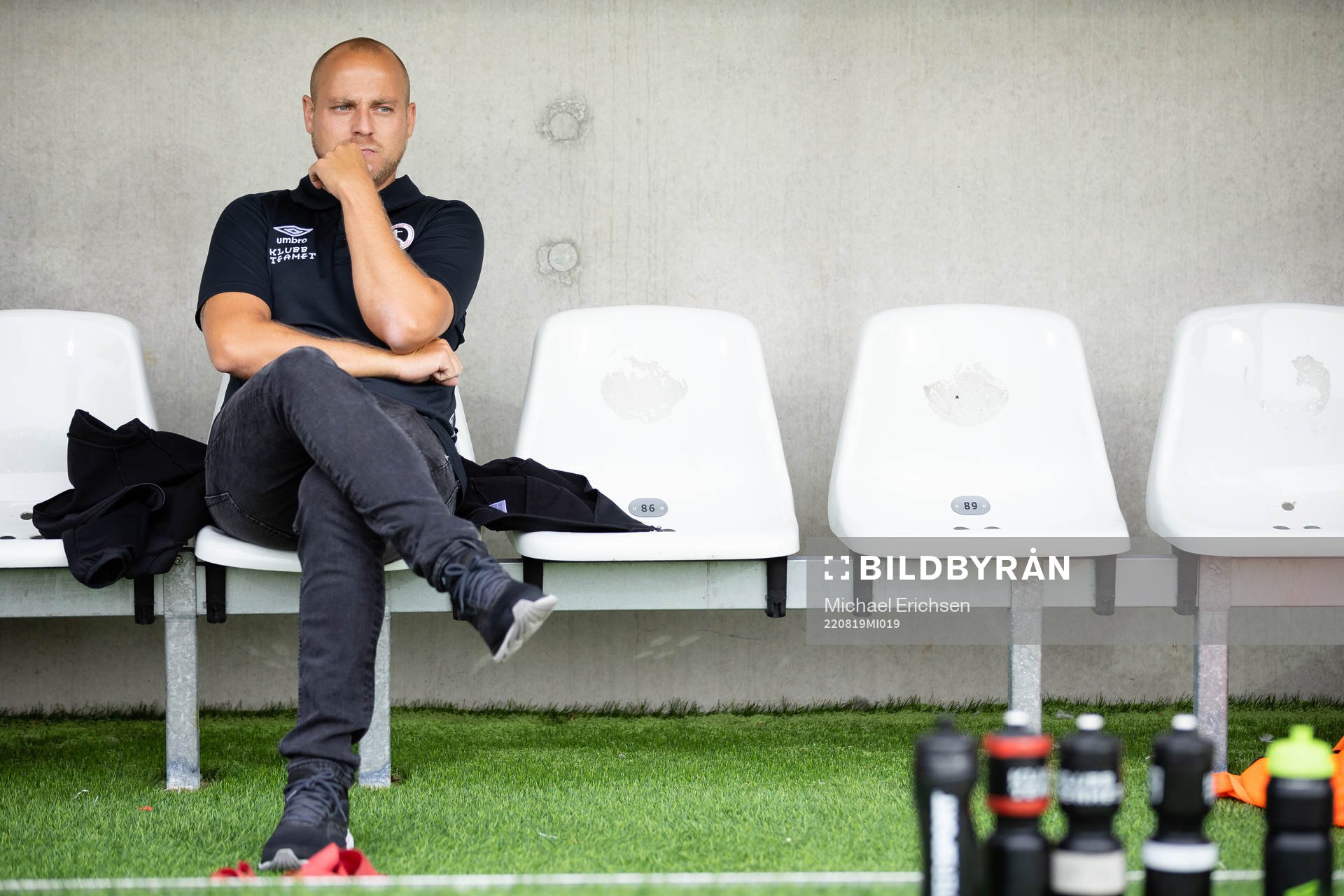 Örebros tränare Rickard Johansson under fotbollsmatchen i Damallsvenskan mellan Häcken och Örebro den 19 augusti 2022 i Göteborg. 