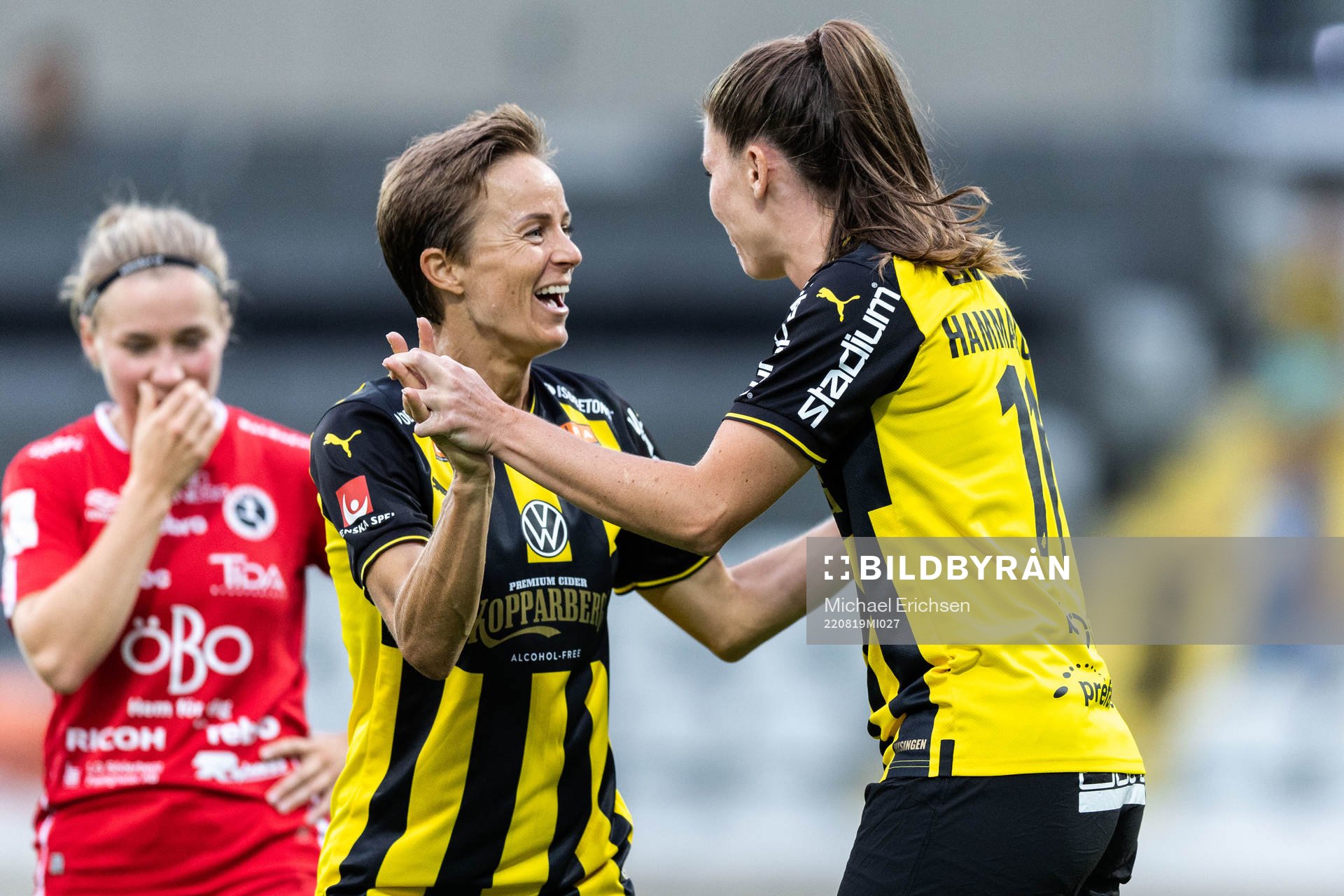 Häckens Pauline Hammarlund jublar