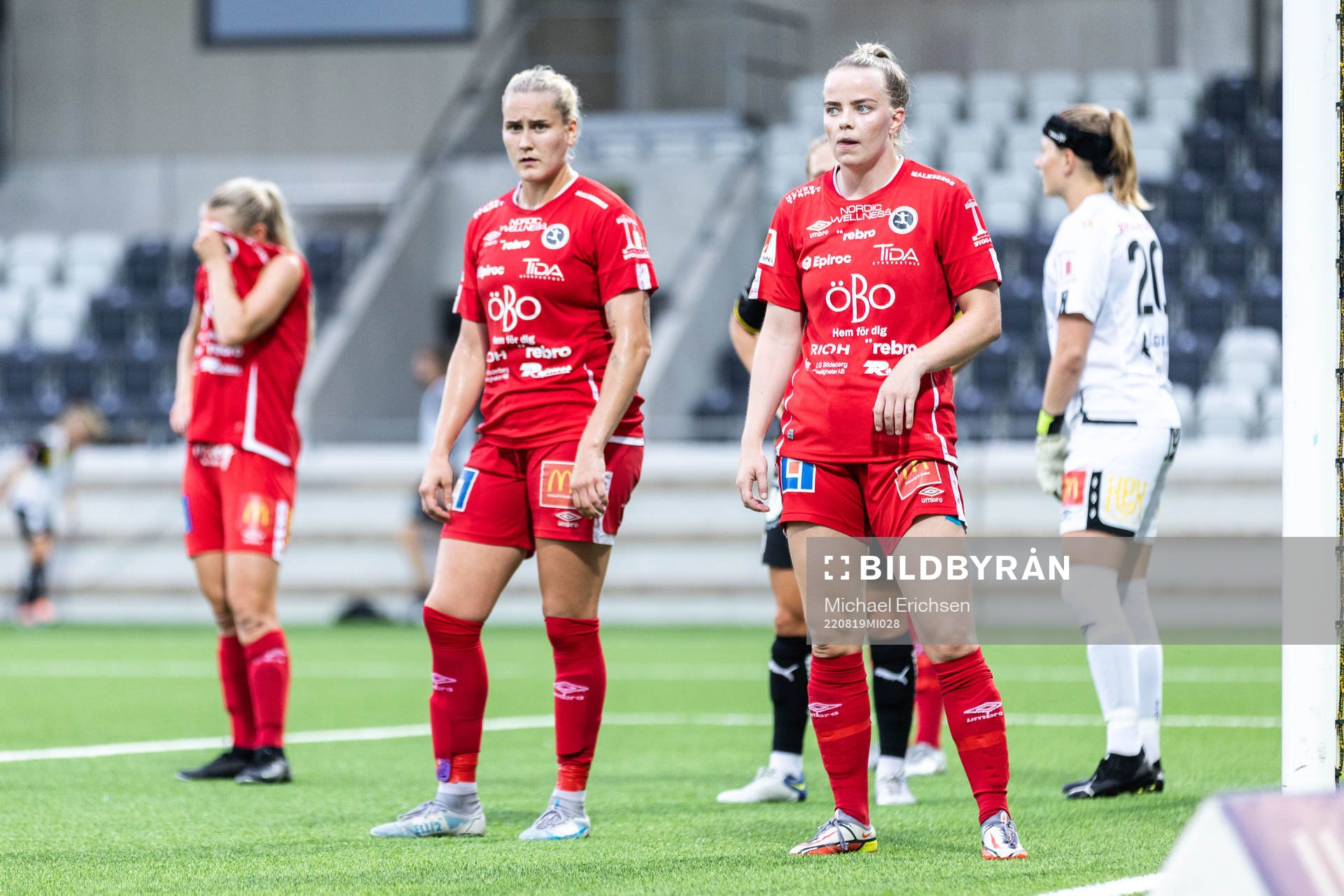 Örebros Elin Pikkujämsä och Berglind Ros Augustdottir