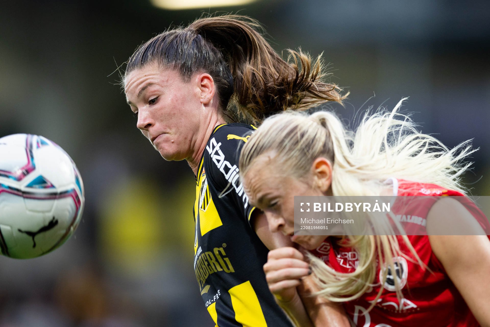 Häckens Pauline Hammarlund och Örebros Michaela Kovacs