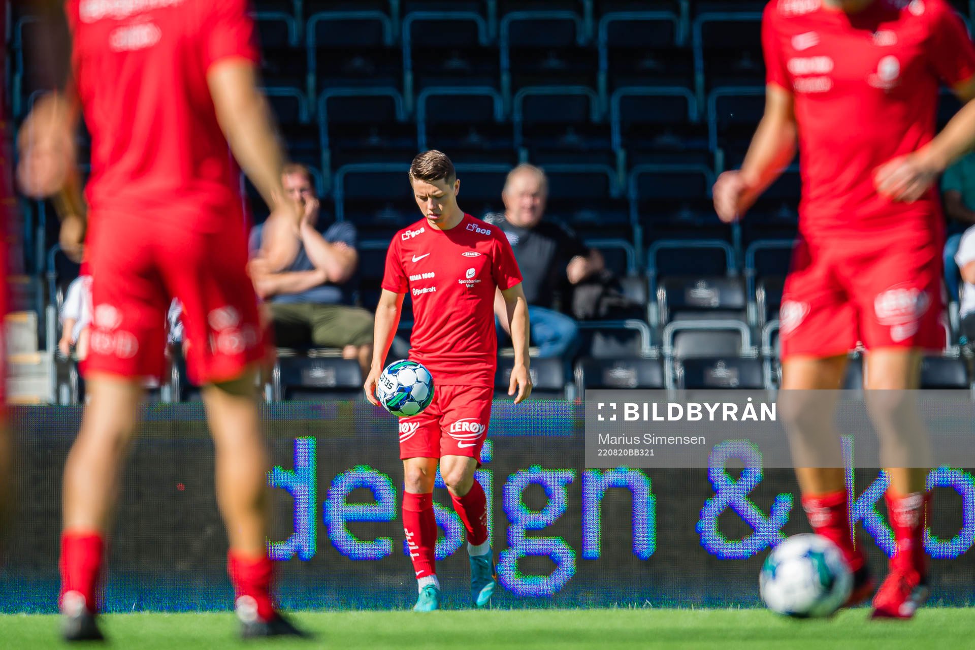 Mathias Knutsen Rasmussen of Brann warms up