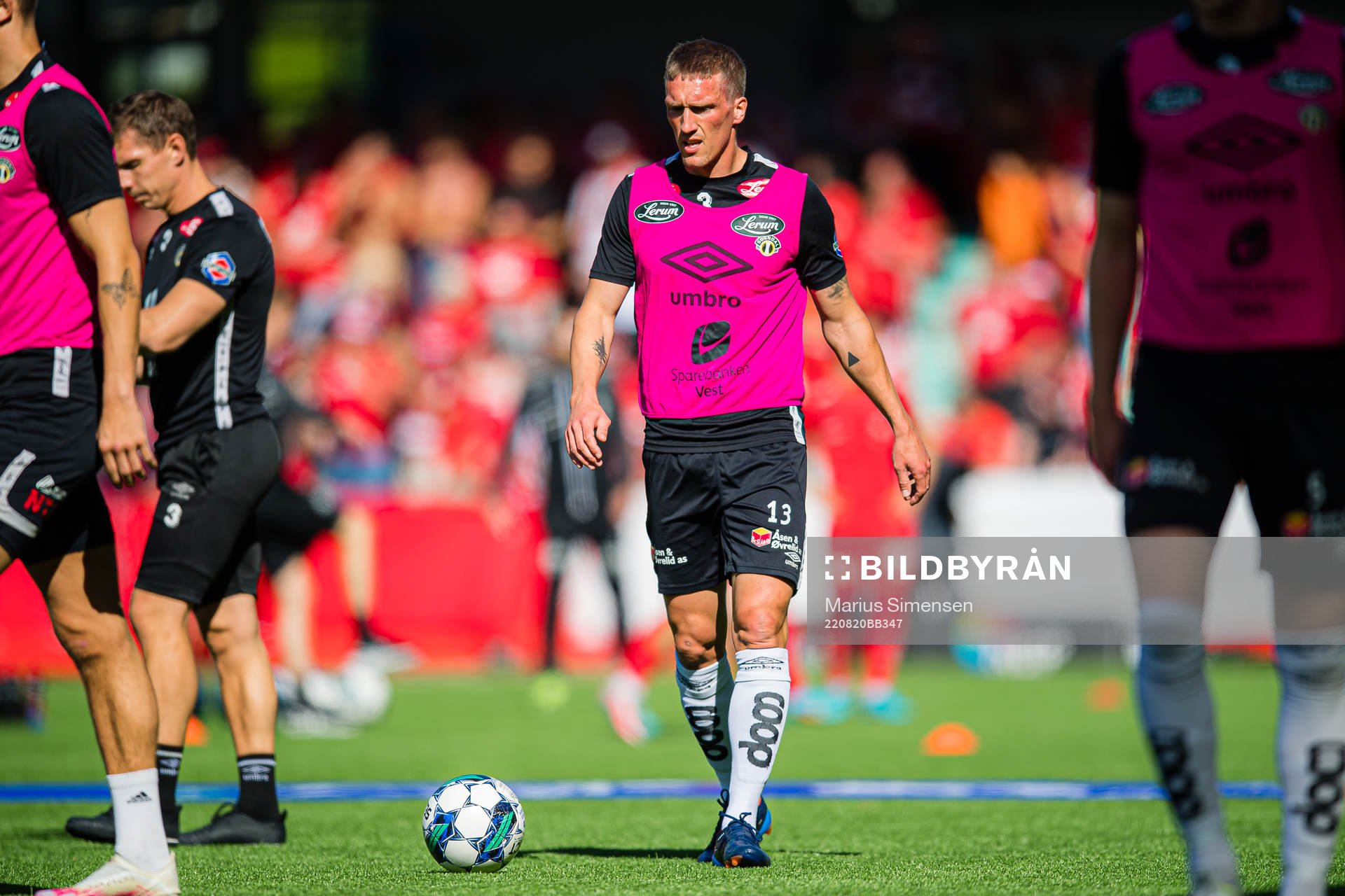 Per-Egil Hough Flo of Sogndal warms up