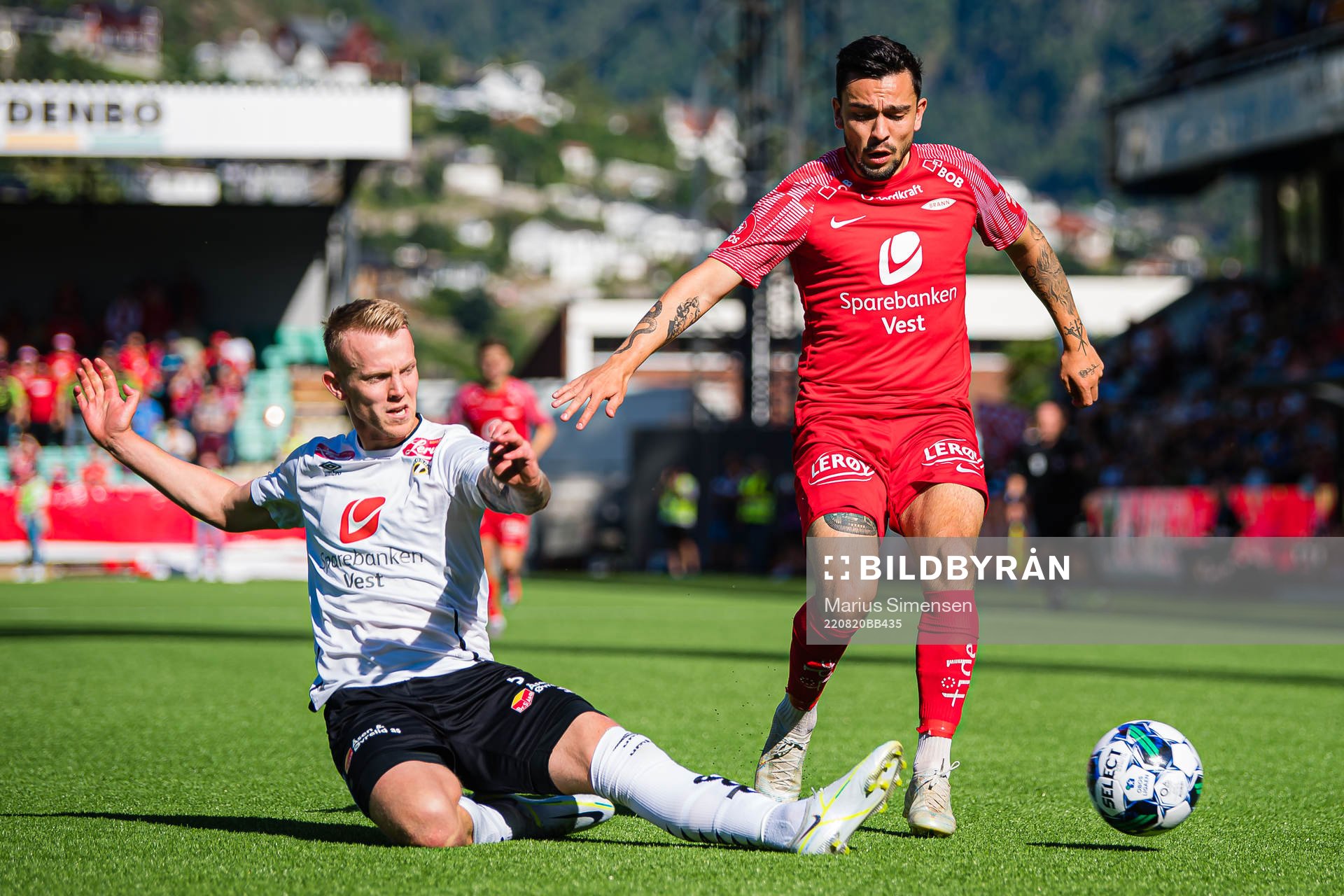 Hördur Ingi Gunnarsson of Sogndal and Niklas Fernando