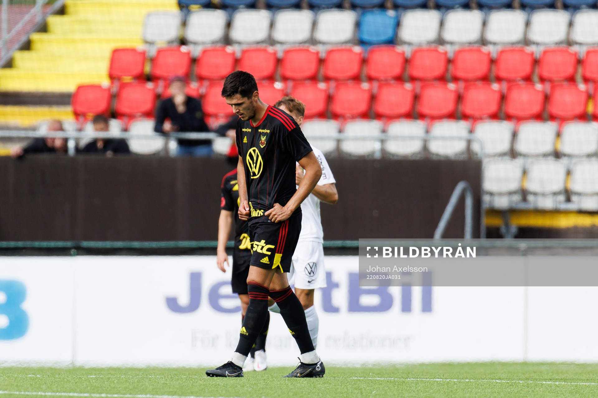 Östersunds Sadmir Zekovic deppar