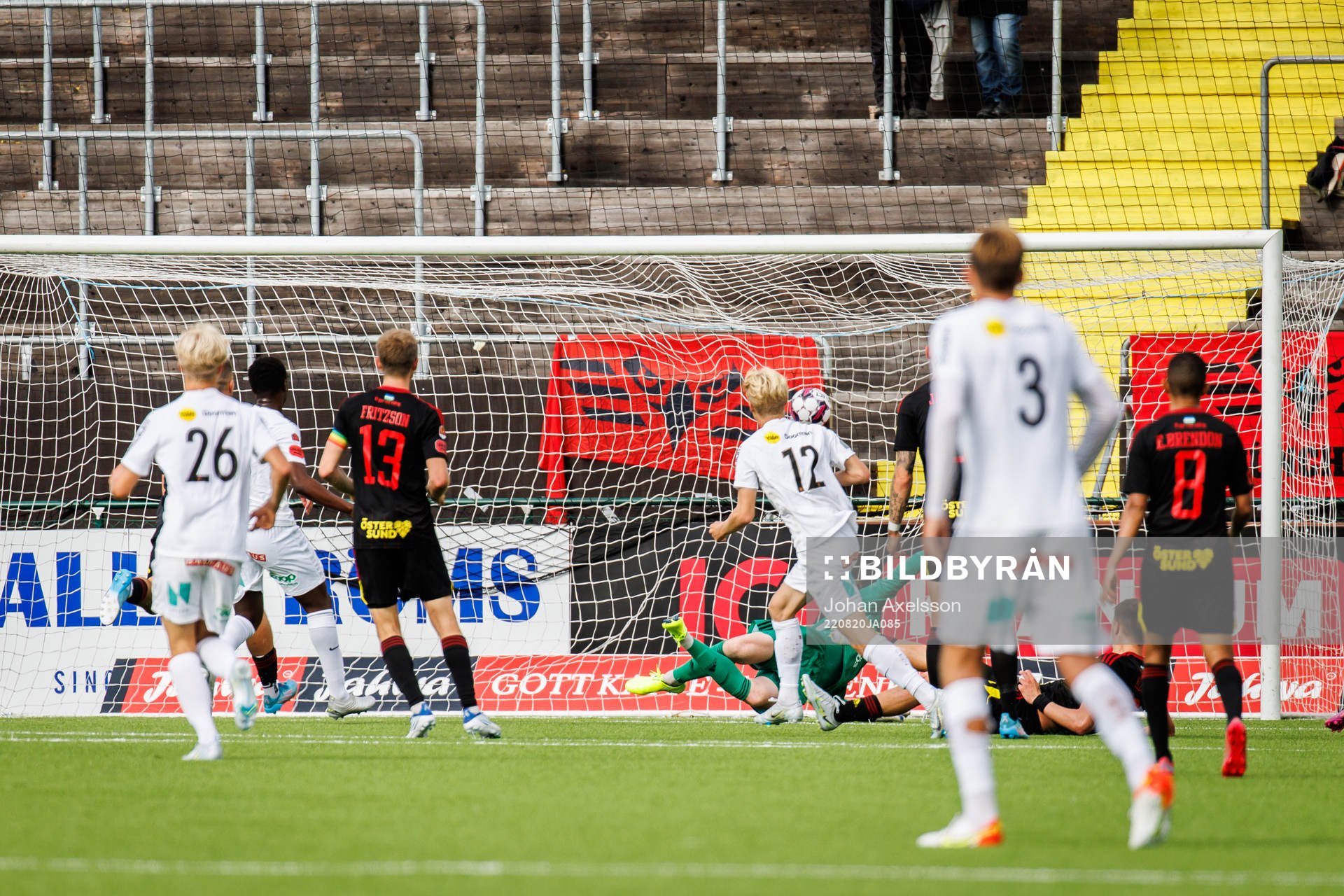 Brommapojkarnas Theo Bergvall gör 2-2