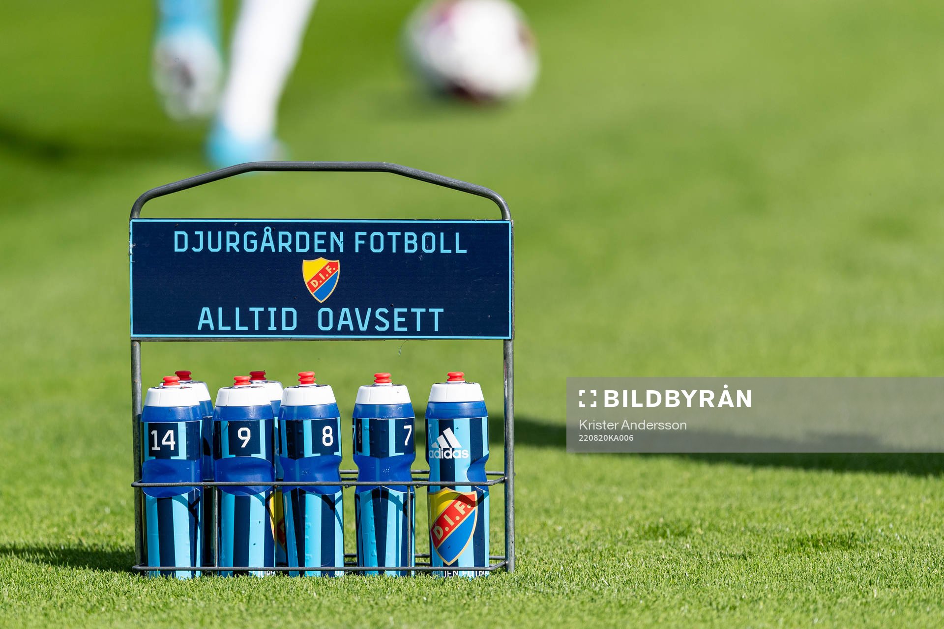 Vattenflaskor före fotbollsmatchen i Allsvenskan mellan