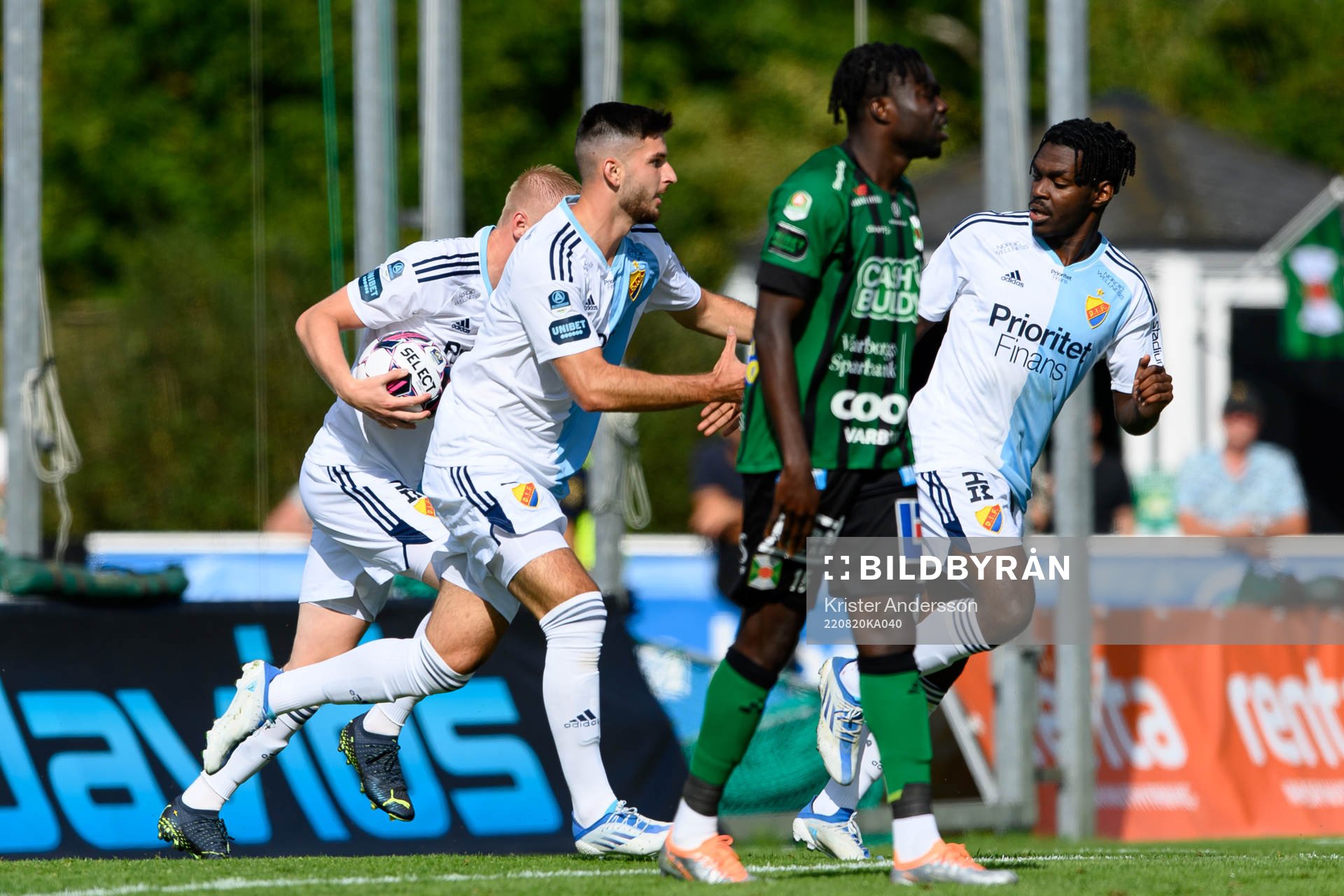Djurgårdens Besard Sabovic efter 2-1 under fotbollsmatchen i Allsvenskan mellan Varberg och Djurgården den 20 augusti 2022 i Varberg.
