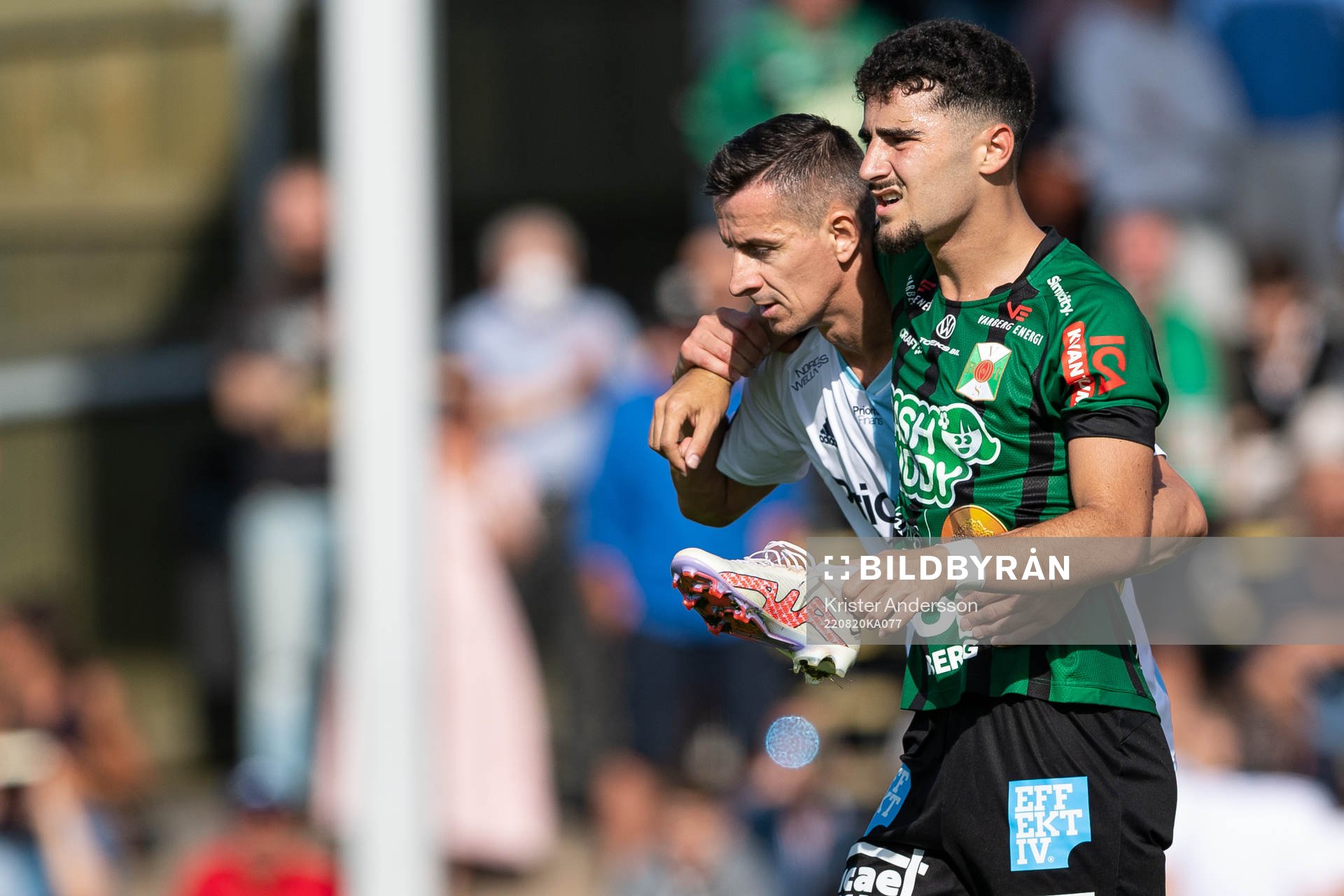 Djurgårdens Haris Radetinac hjälper Varbergs Ismet