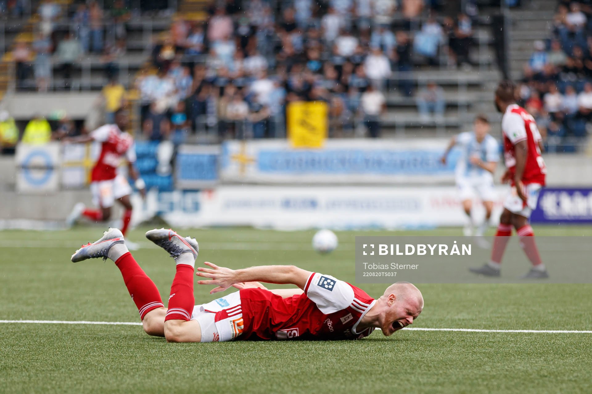 Sandvikens Lukas Hiltunen har ont