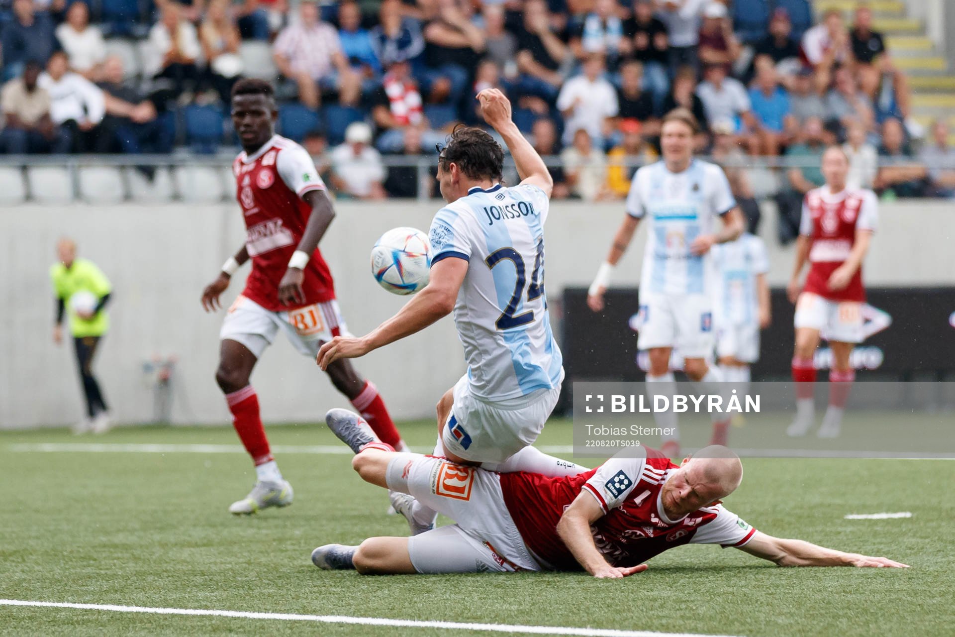 Sandvikens Lukas Hiltunen och Gefles Pontus Jonsson