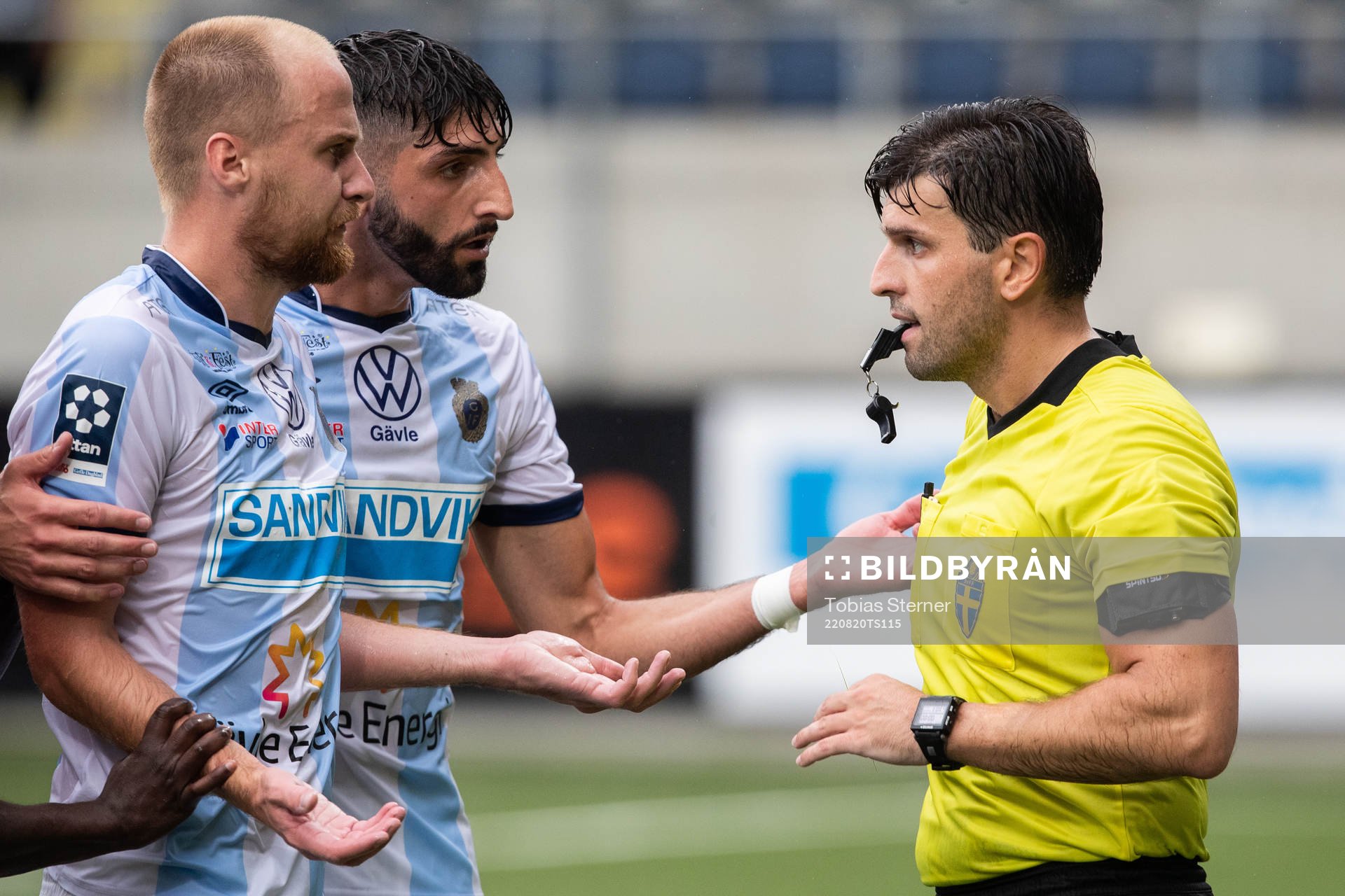 Gefles Oscar Lundin, Cihan Sener och domare Kastriot
