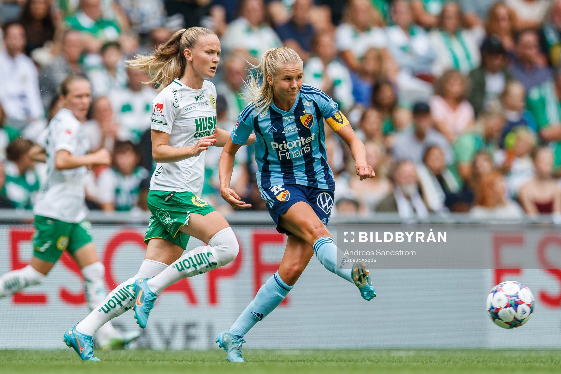 Hammarbys Matilda Vinberg och Djurgårdens Nellie Lilja