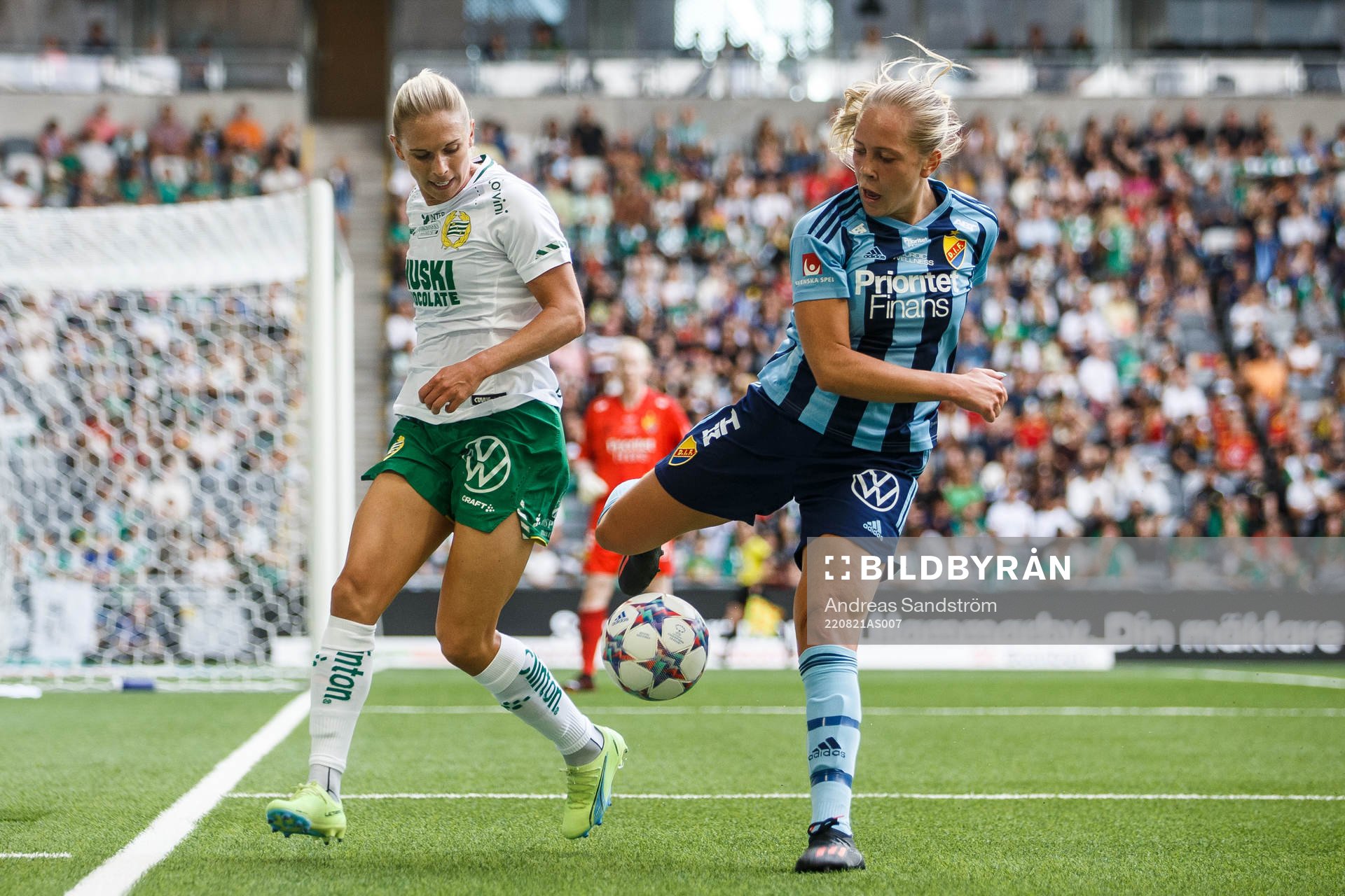 Hammarbys Jonna Andersson och Djurgårdens Alice Bergström