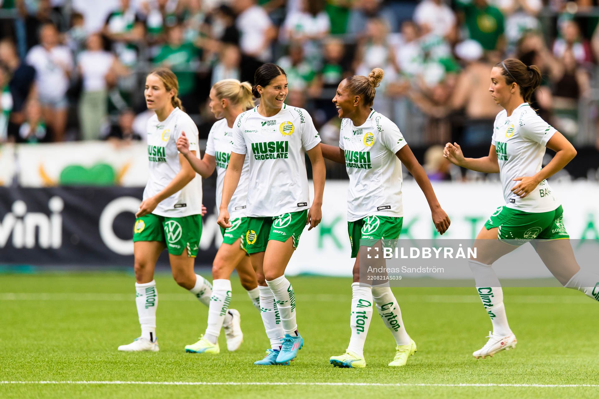 Hammarbys Madelen Janogy gör 3-0 och jublar med Kyra