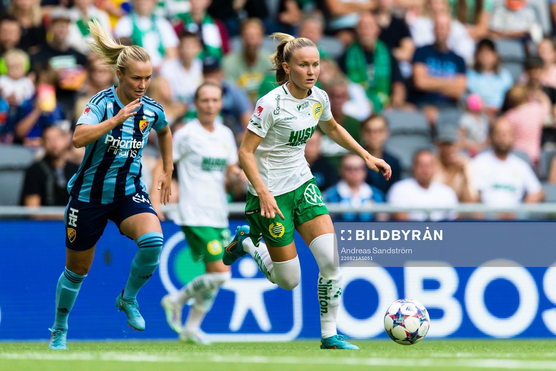 Hammarbys Vilde Hasund jagas av Djurgårdens Tove Almqvist