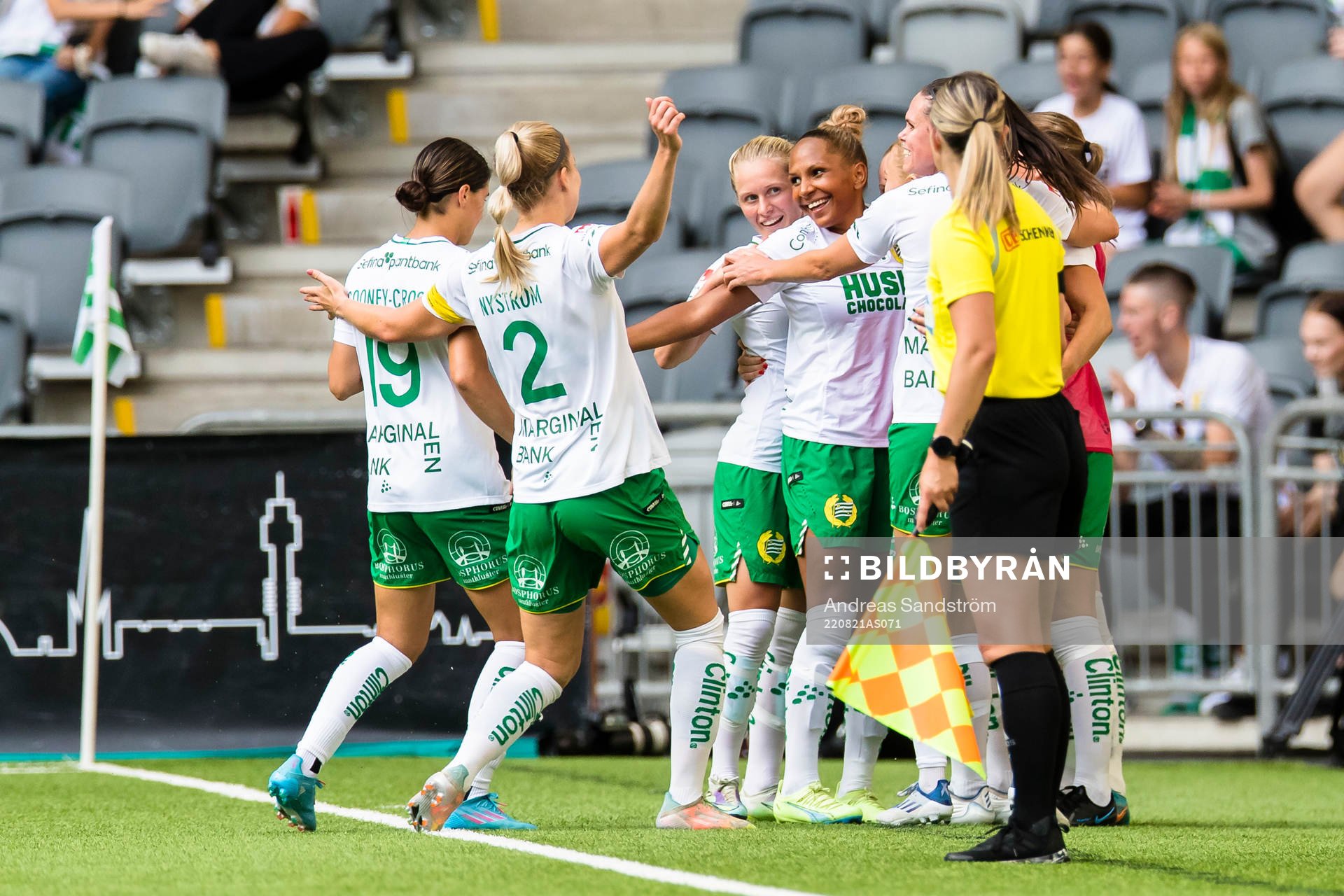 Hammarbys Madelen Janogy gör 3-0 och jublar med lagkamrater