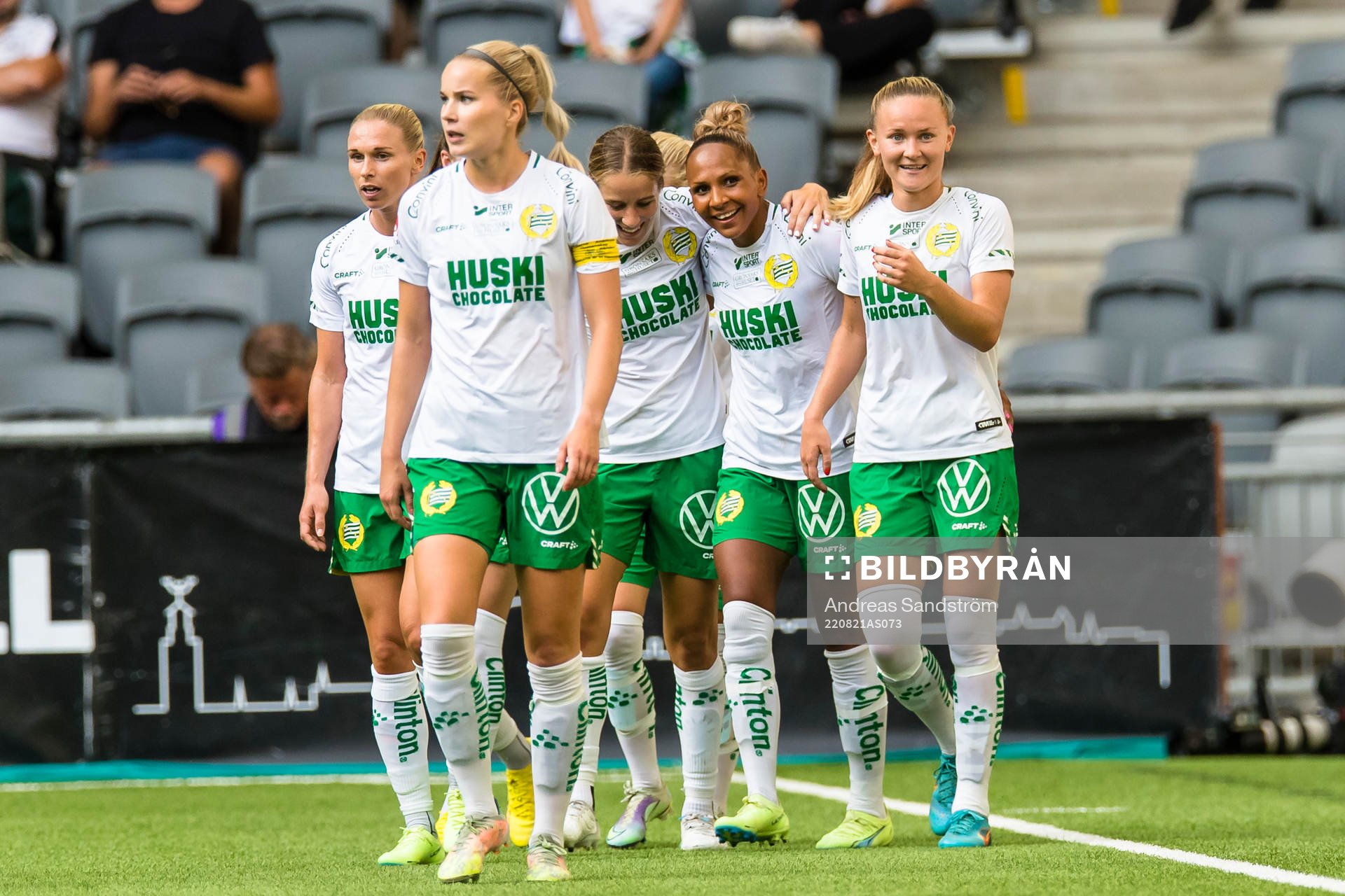 Hammarbys Madelen Janogy gör 3-0 och jublar med lagkamrater
