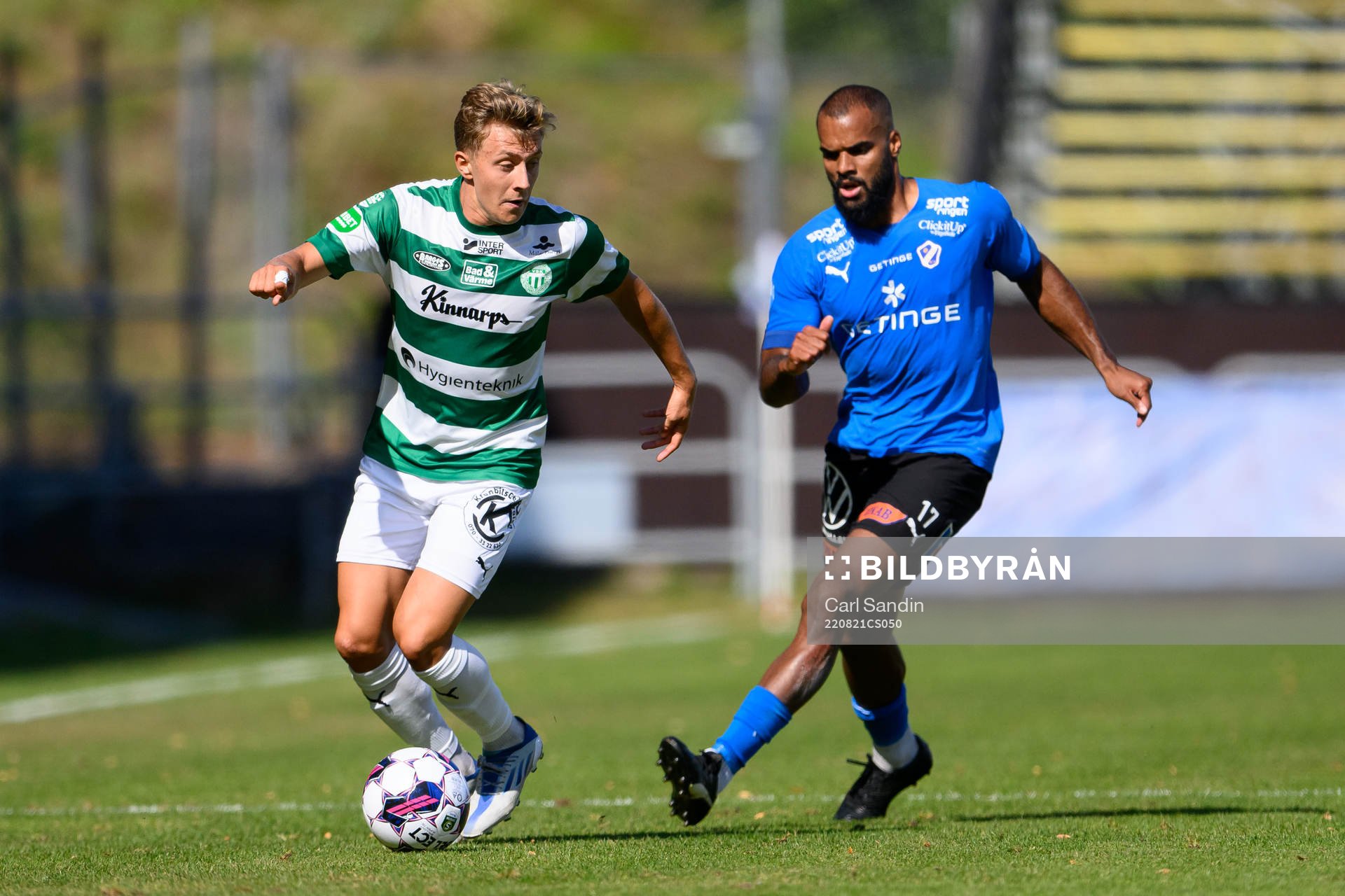 Västerås SKs Simon Gefvert och Halmstads Phil Ofosu-Ayeh
