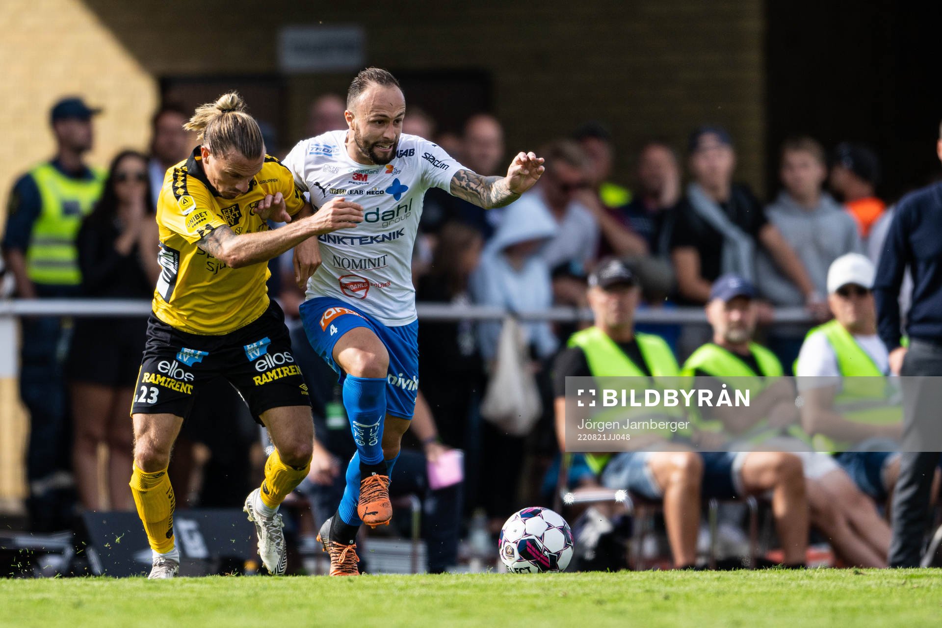 Elfsborgs Niklas Hult och Värnamos Evaldo Nascimento