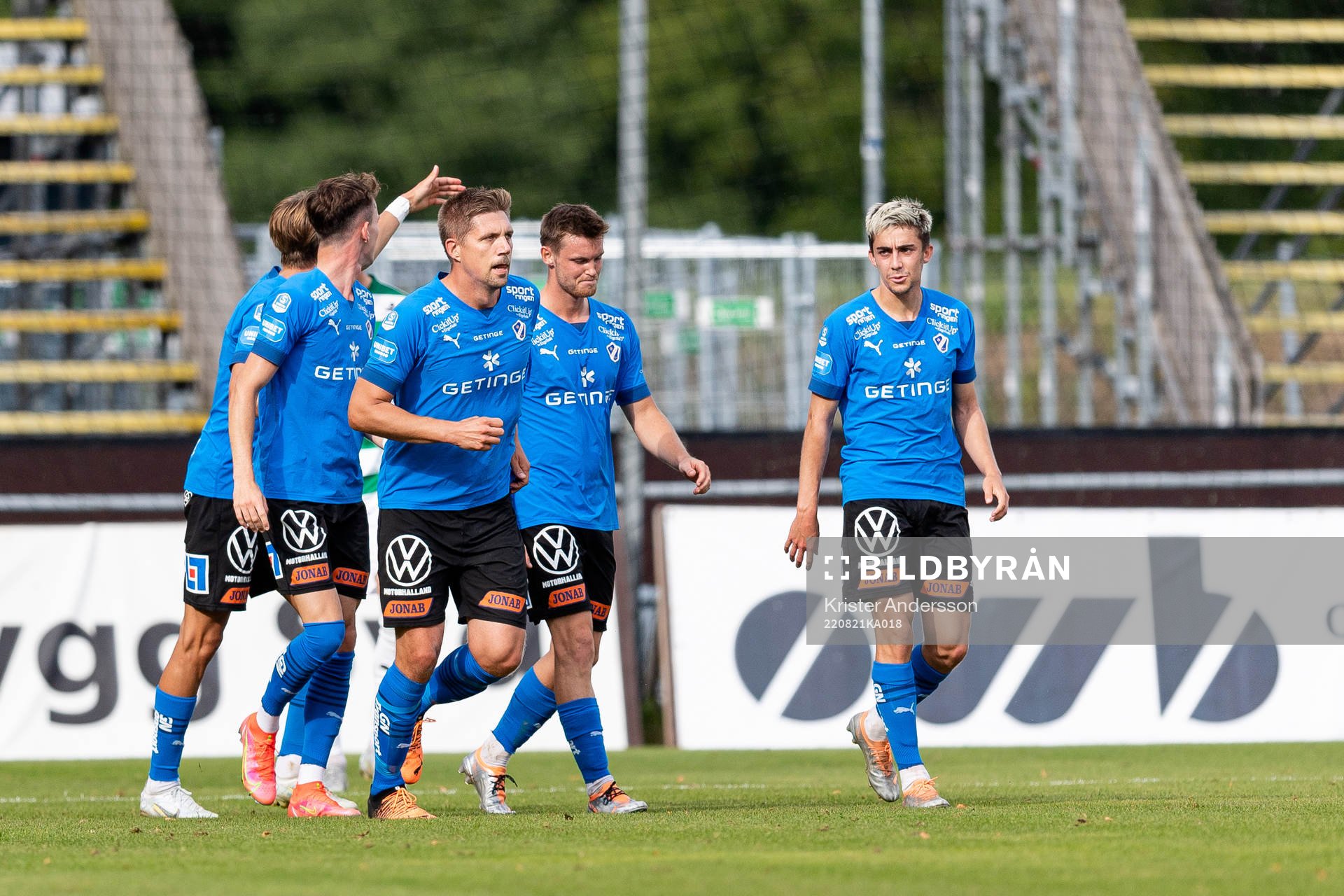 Halmstads Mikael Boman jublar med laget