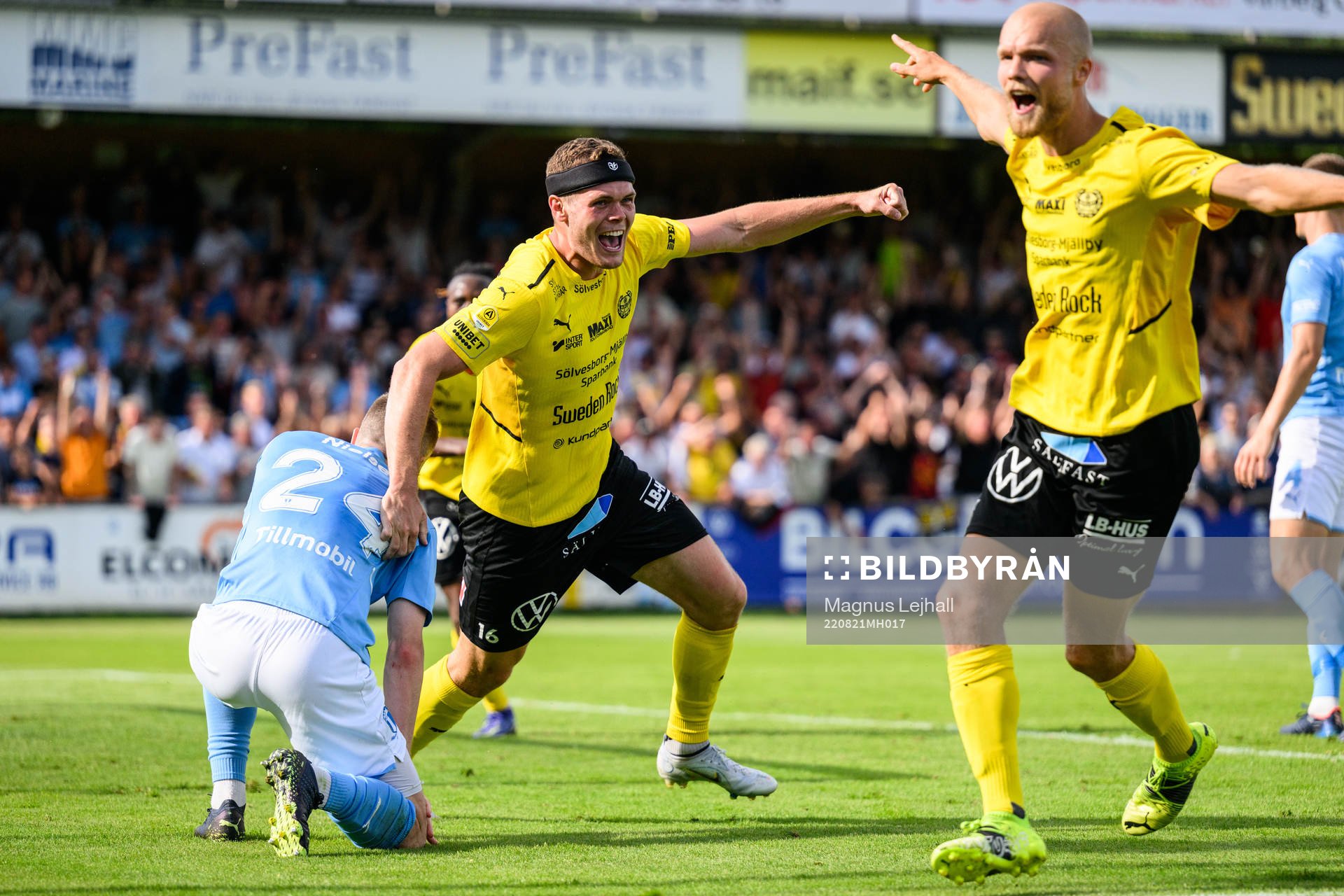 Mjällbys Jacob Bergström jublar