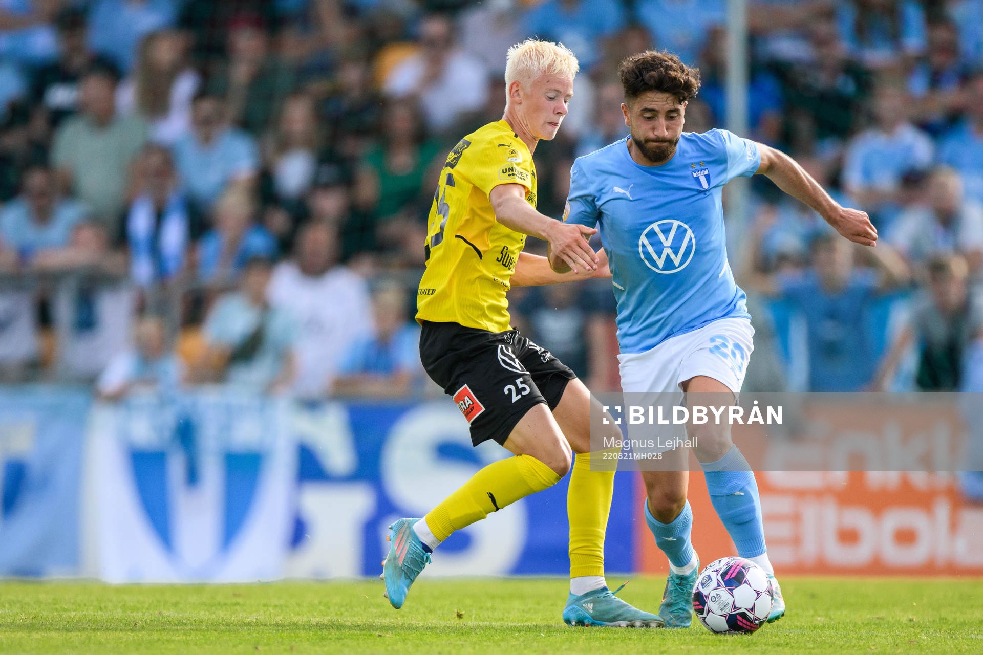 Mjällbys Otto Rosengren och Malmö FFs Moustafa Zeidan