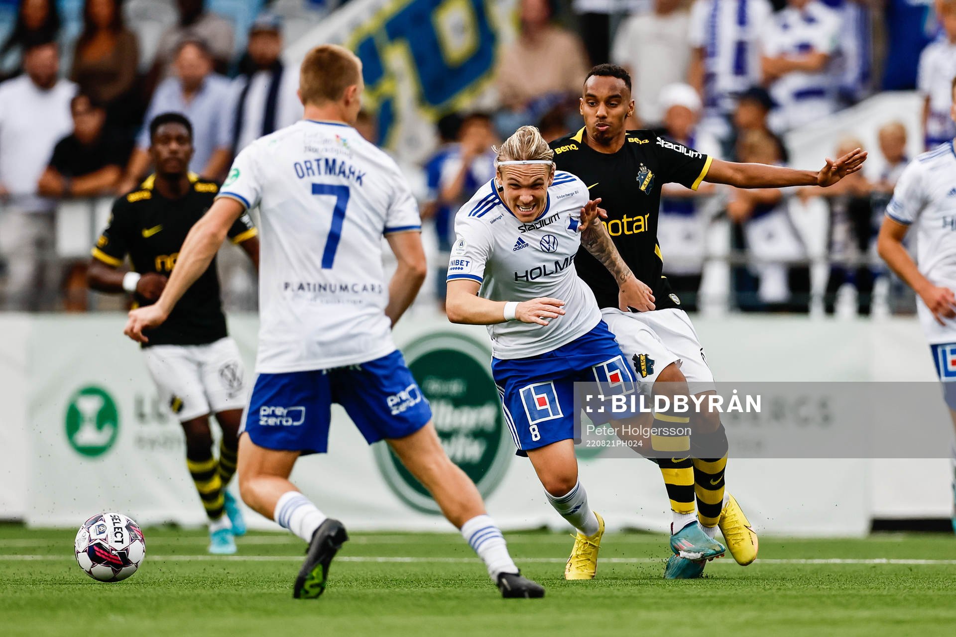IFK Norrköpings Arnor Sigurdsson och AIKs Bilal Hussein