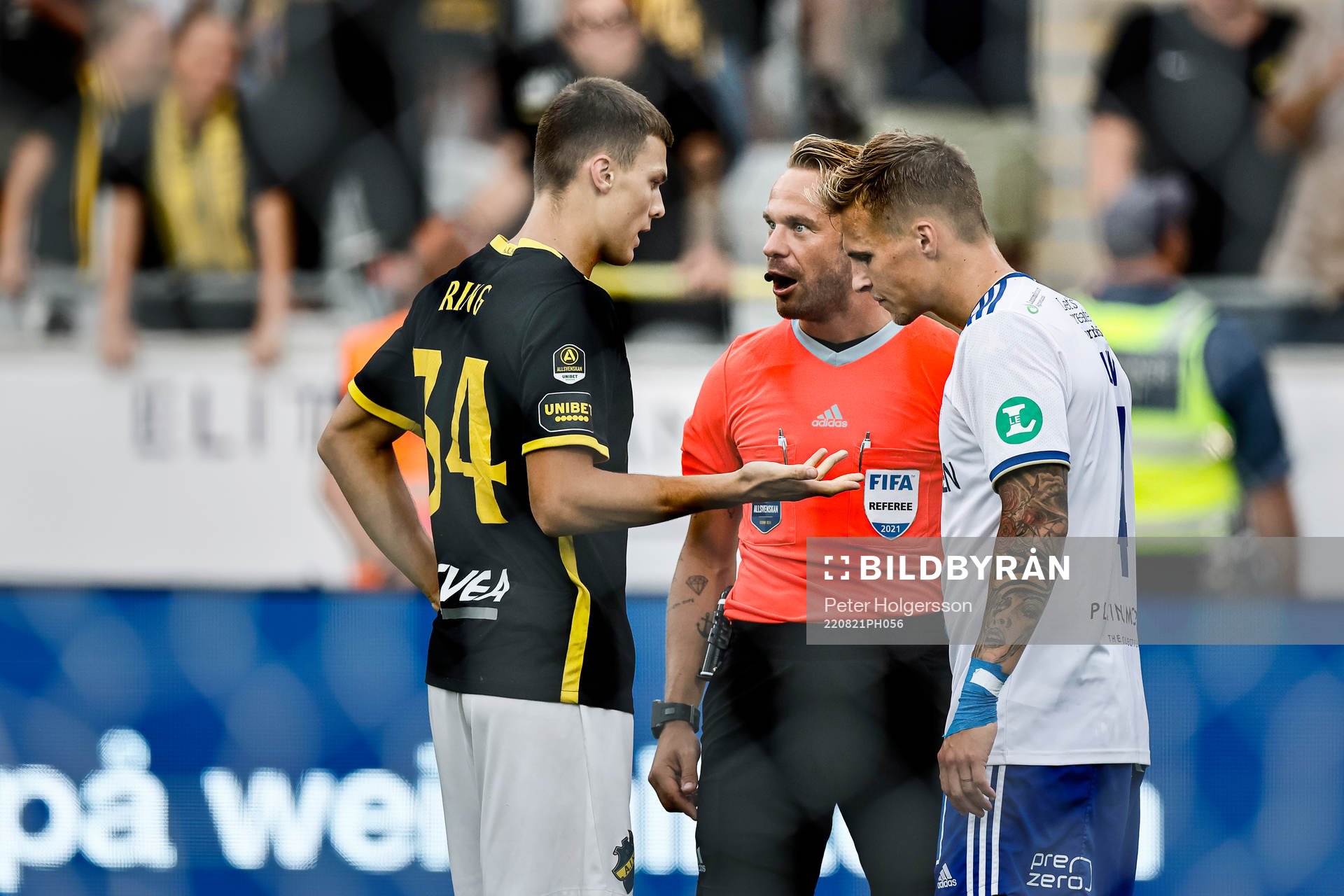 s Erik Ring och IFK Norrköpings Marco Lund Nielsen