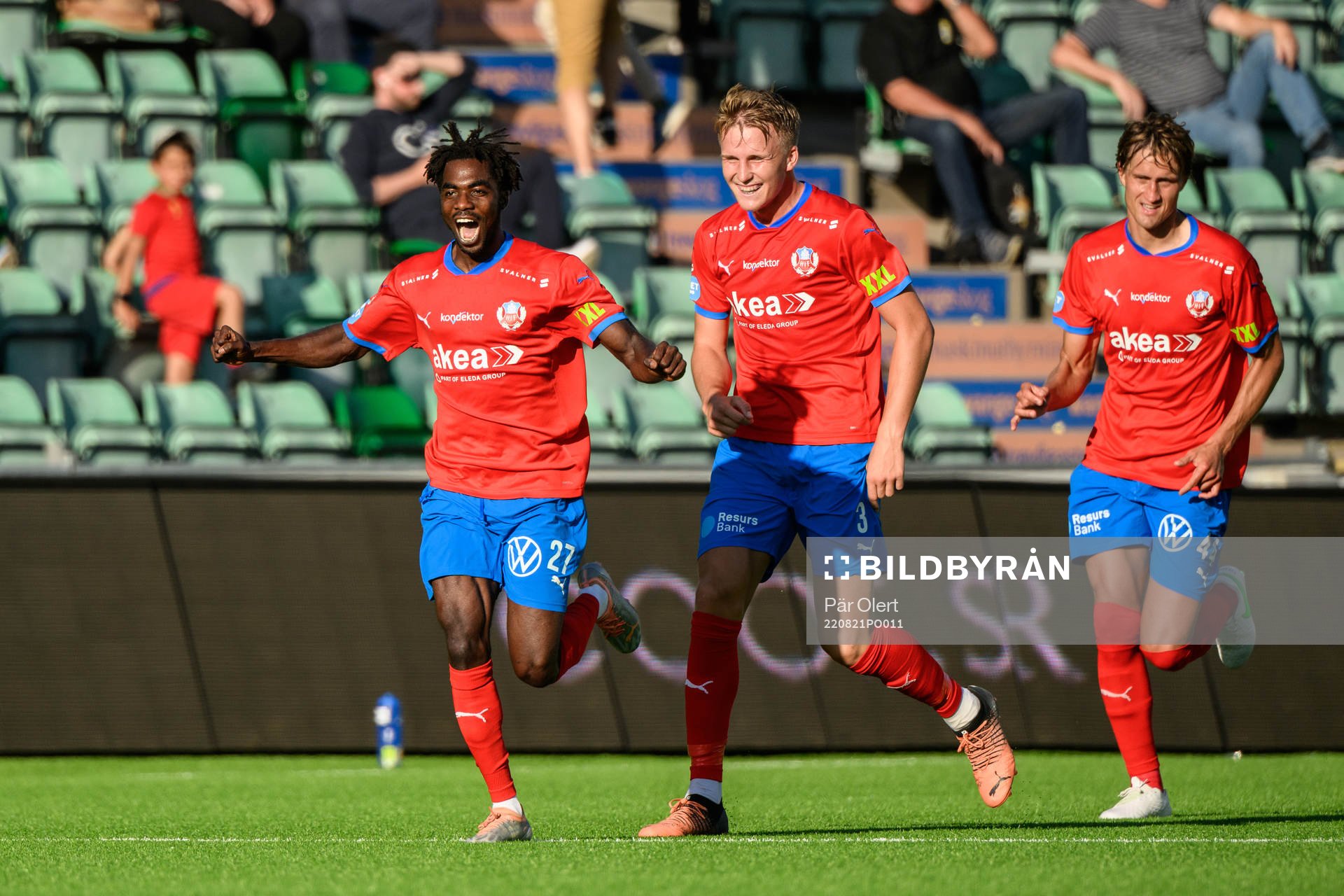 Helsingborgs Benjamin Acquah och Casper Widell jublar