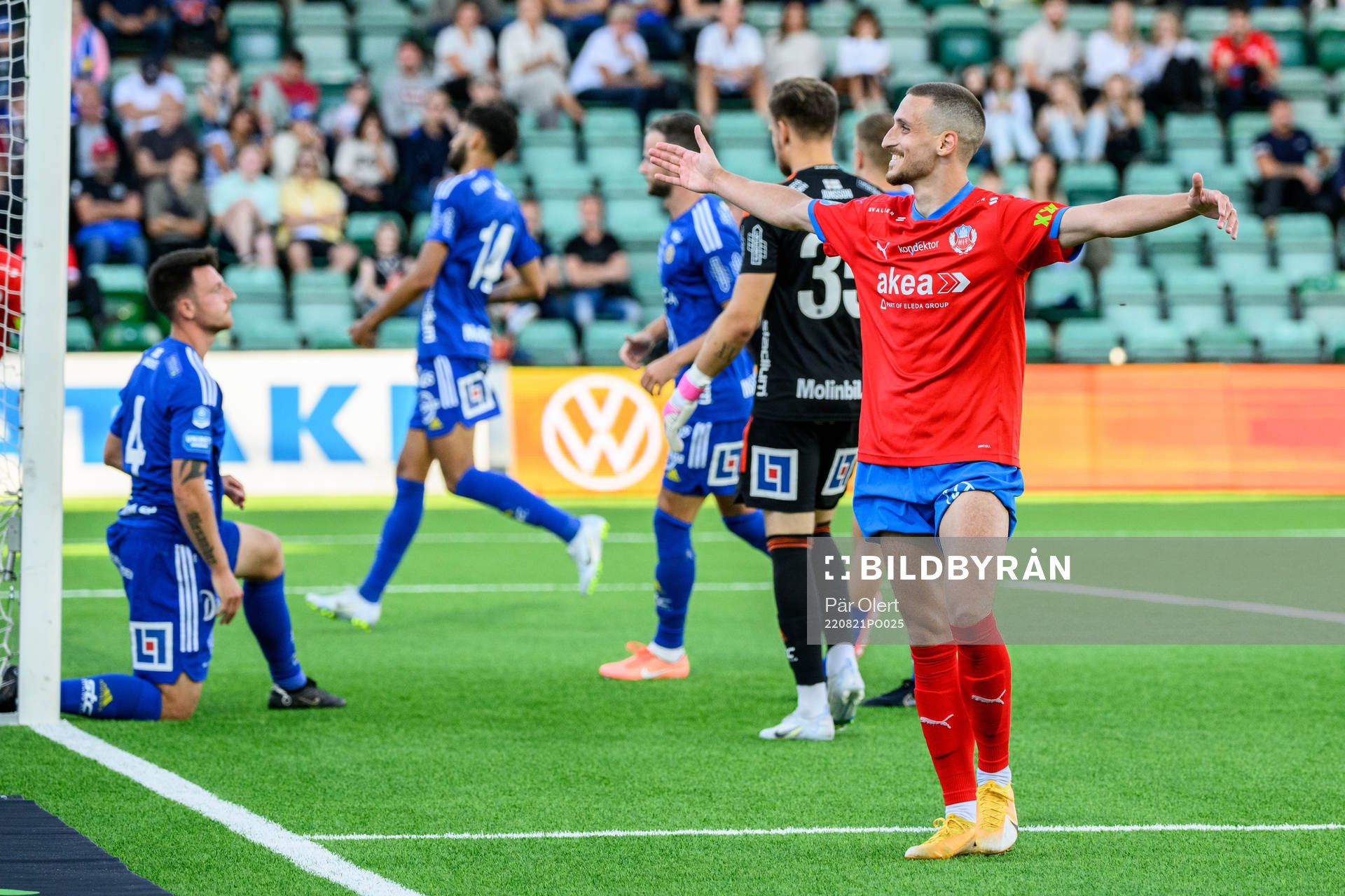 Helsingborgs Arian Kabashi jublar