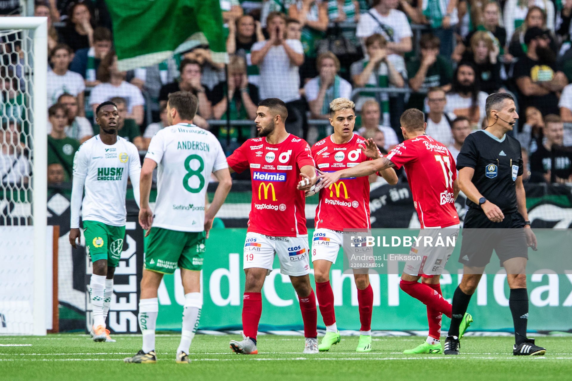 Degerfors spelare jublar